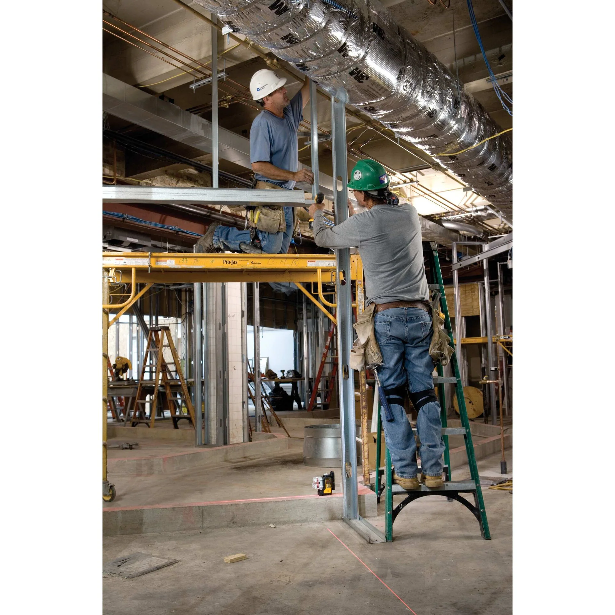 DeWalt Self-Leveling Red Beam 3 Line Laser - Image 4