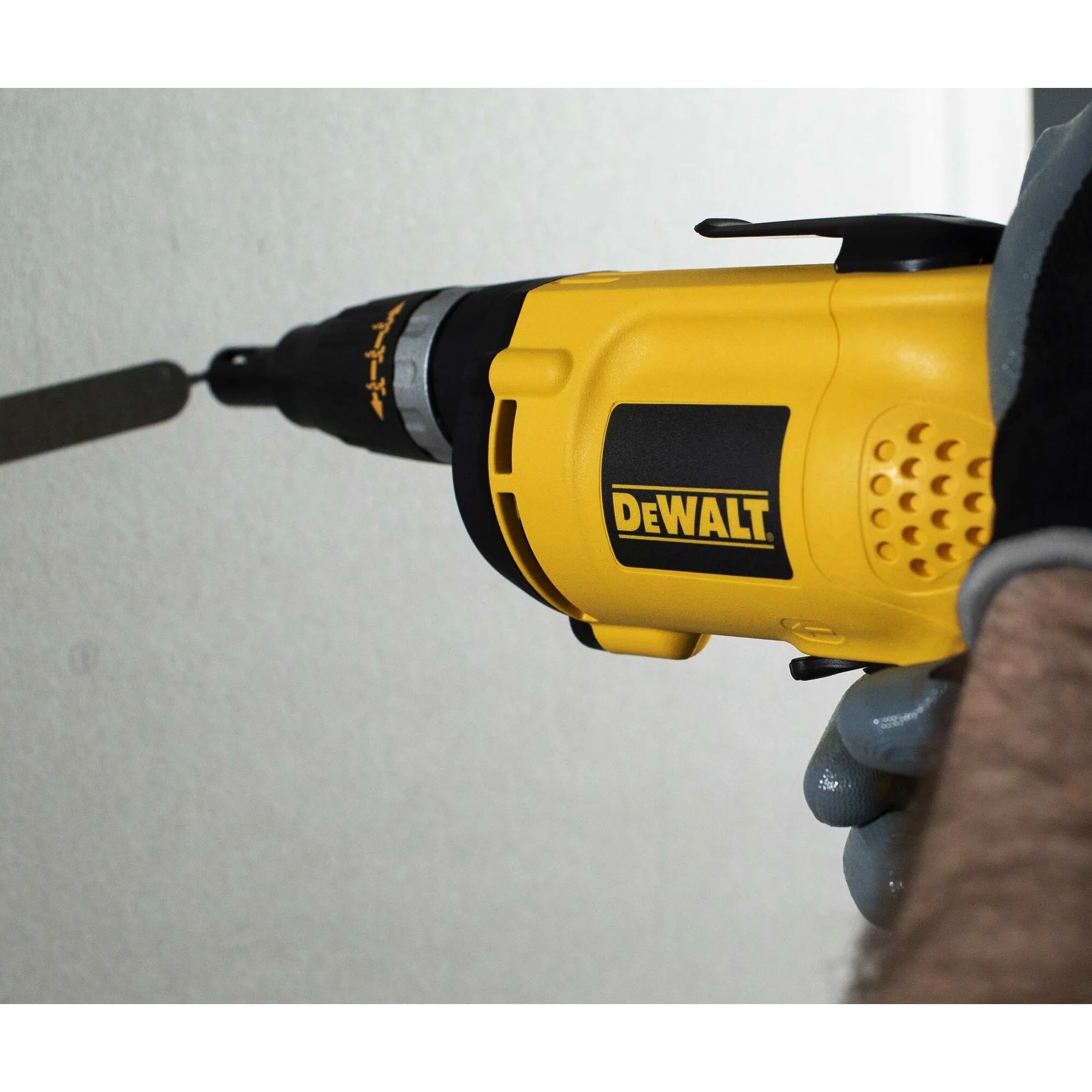 DeWalt VSR 5,300 RPM Drywall Screw Gun - Image 5