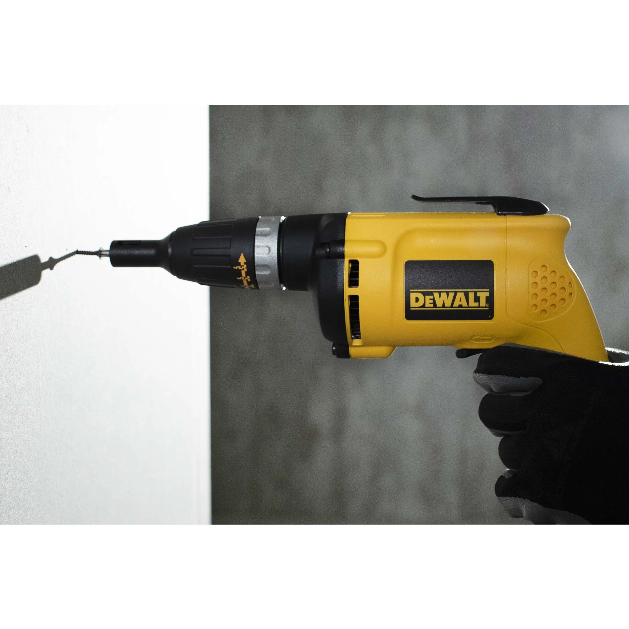 DeWalt VSR 5,300 RPM Drywall Screw Gun - Image 7