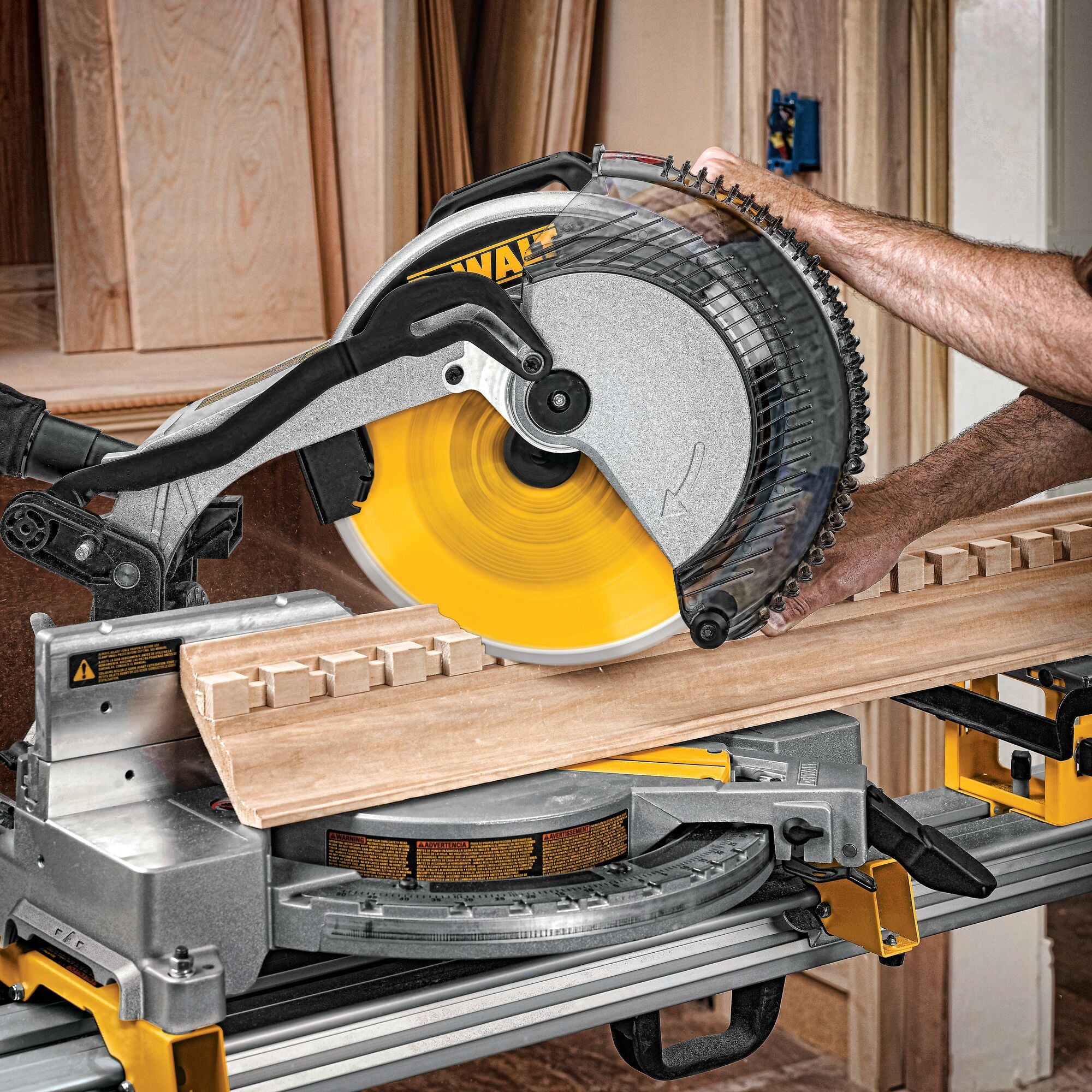DeWalt 12" 80T Thin Kerf Mitre Saw Blade - Image 3