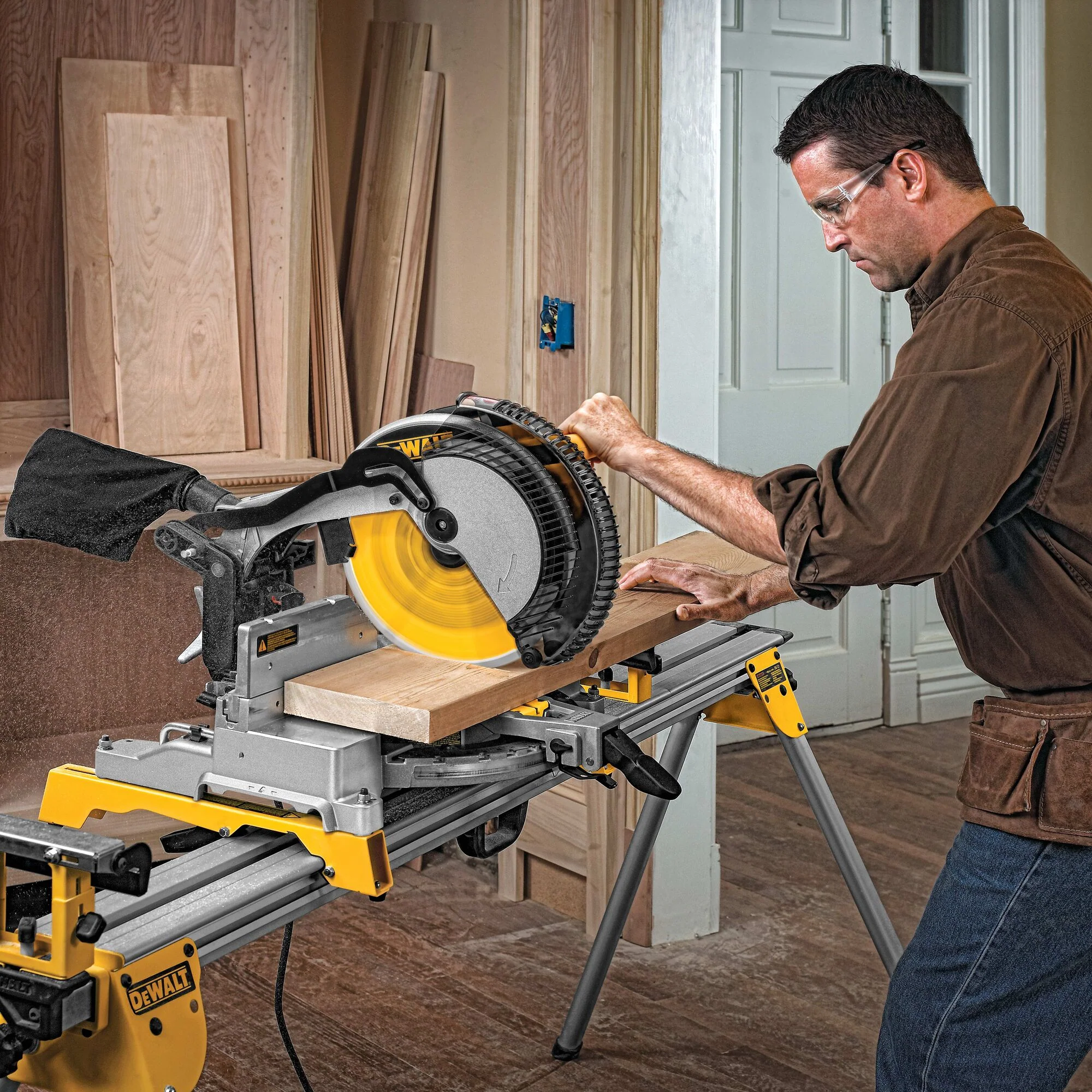DeWalt 12" 80T Thin Kerf Mitre Saw Blade - Image 4