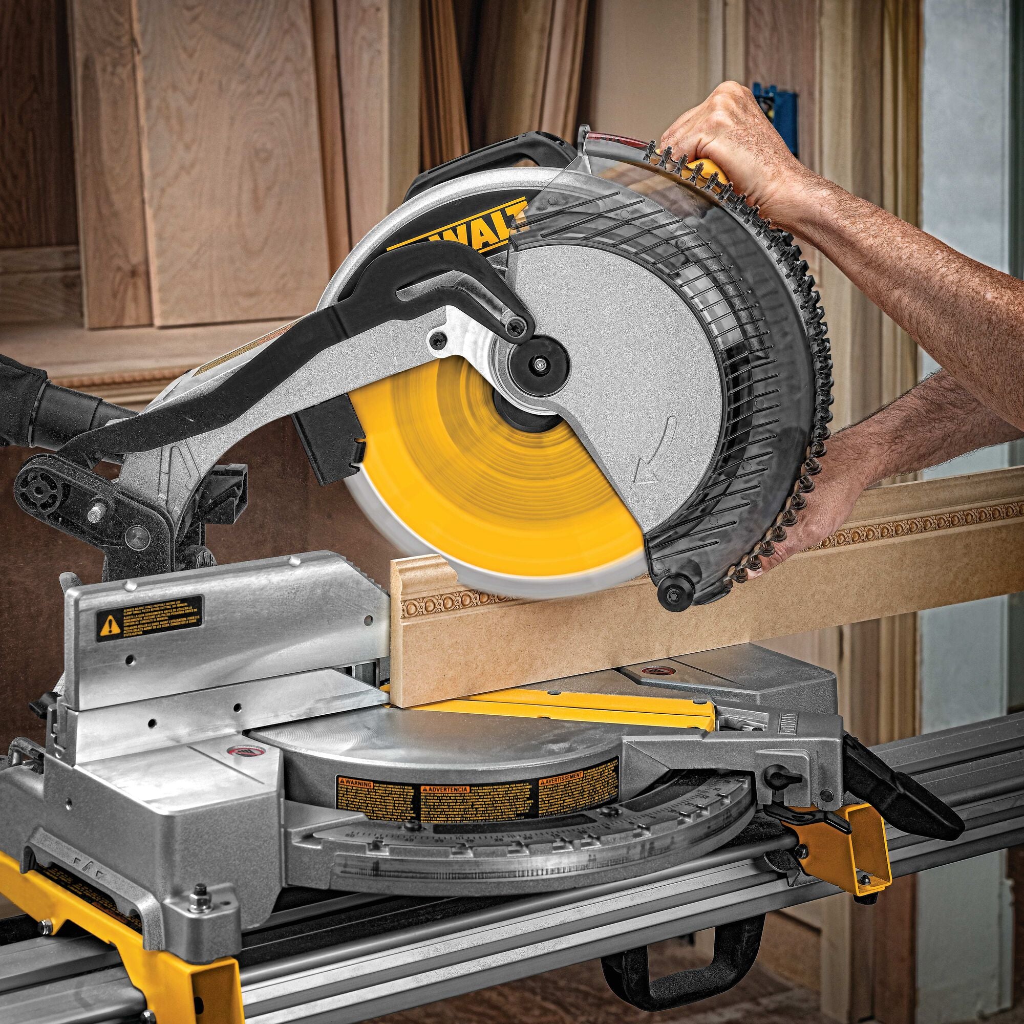 DeWalt 12" 80T Thin Kerf Mitre Saw Blade - Image 6