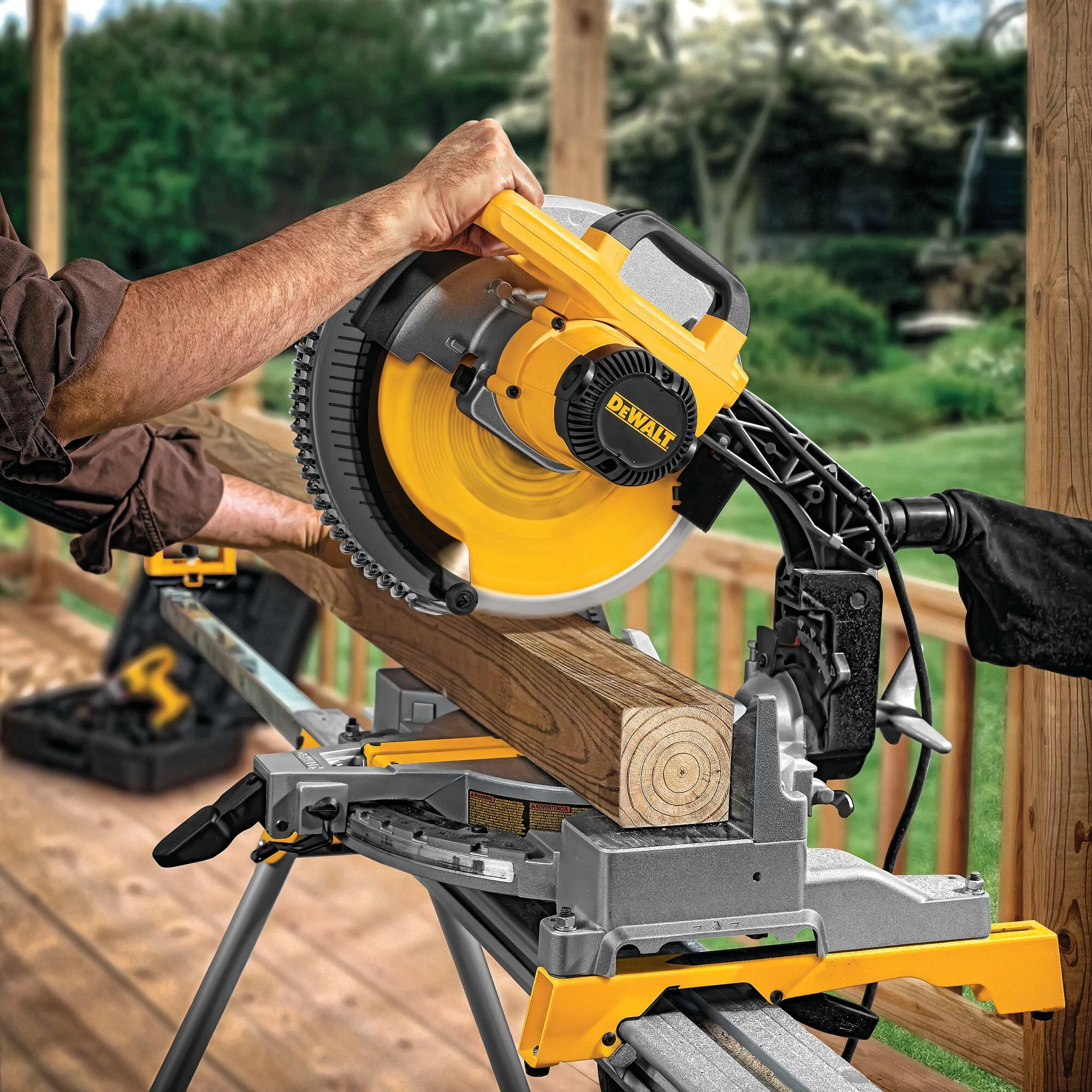DeWalt 12" 80T Thin Kerf Mitre Saw Blade - Image 7