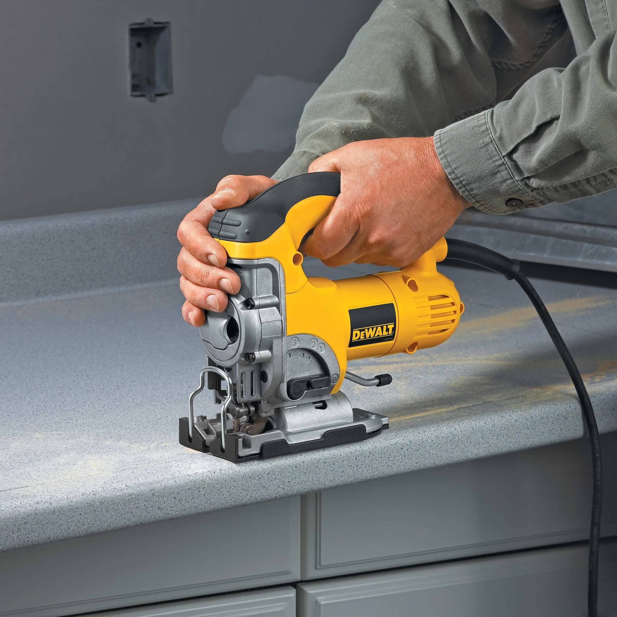 DeWalt Premium 6.5A Variable Speed Keyless Jigsaw Kit - Image 10