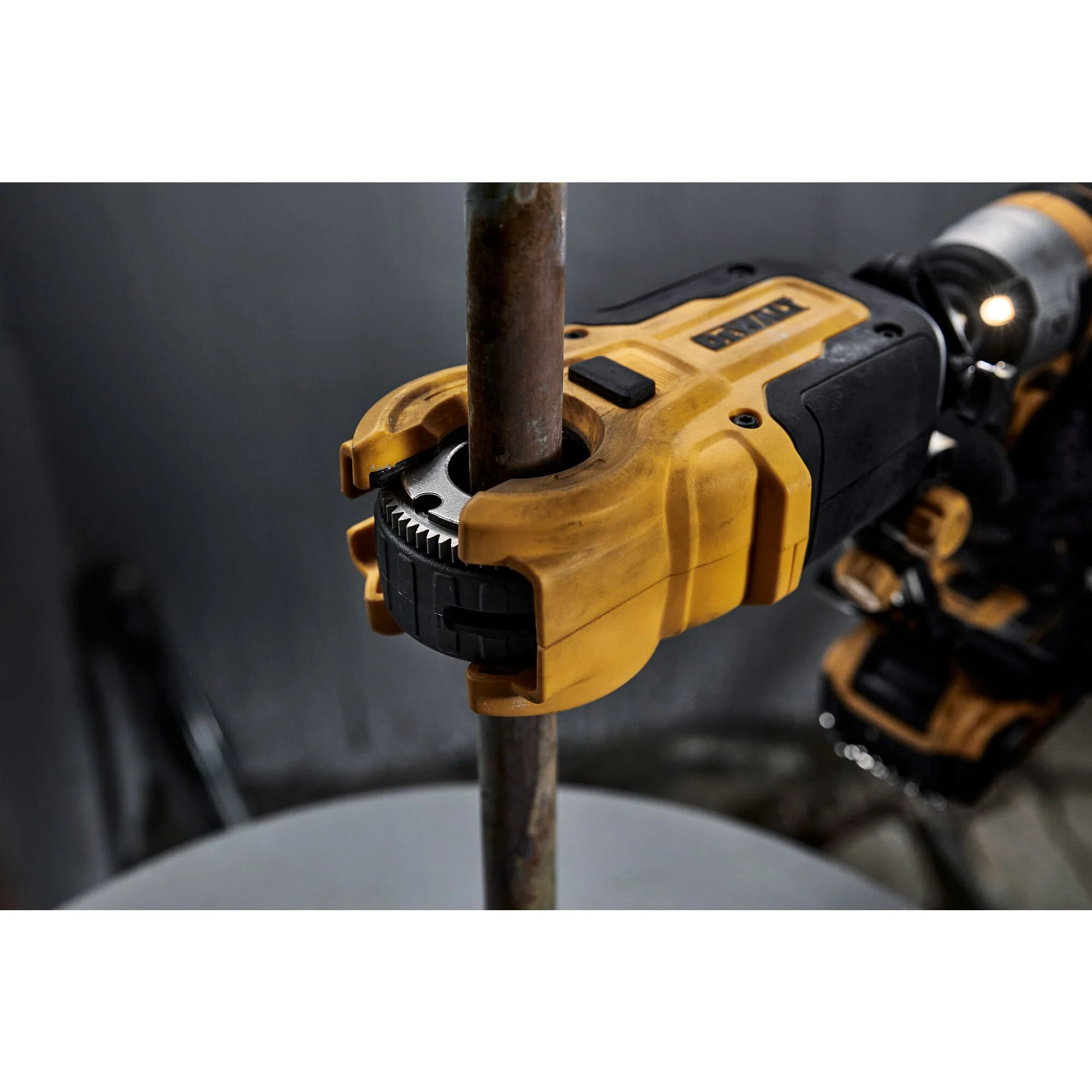 DeWalt IMPACT CONNECT™ Copper Pipe Cutter Attachment - Image 4