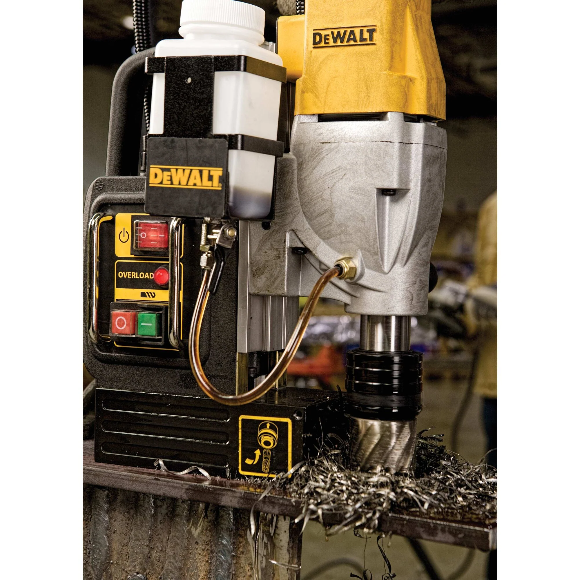 DeWalt 2" 2-Speed Magnetic Drill Press Kit - Image 6