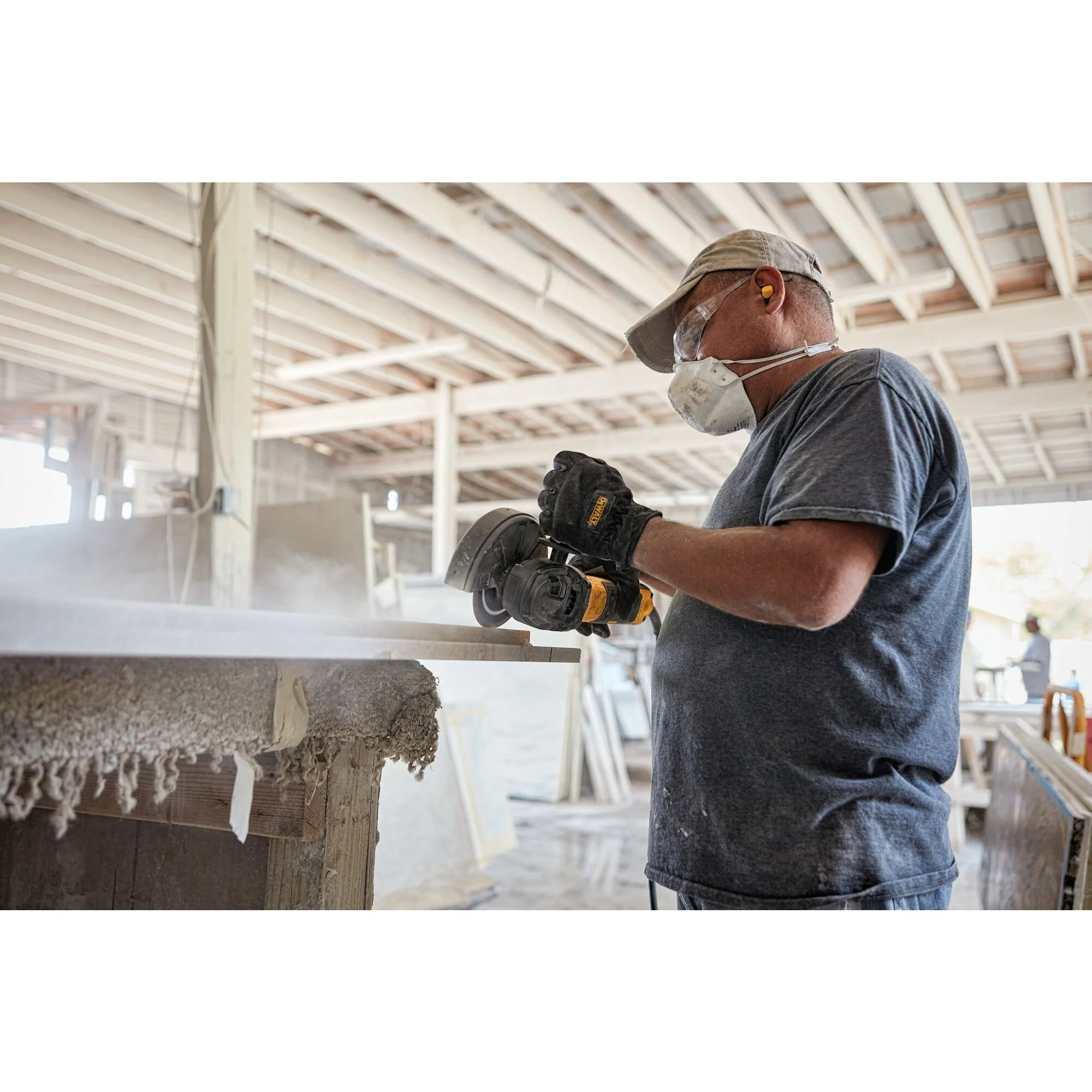DeWalt 5" Brushless Slide Switch Angle Grinder w/ KICKBACK BREAK™ & Pipeline Cover - Image 4