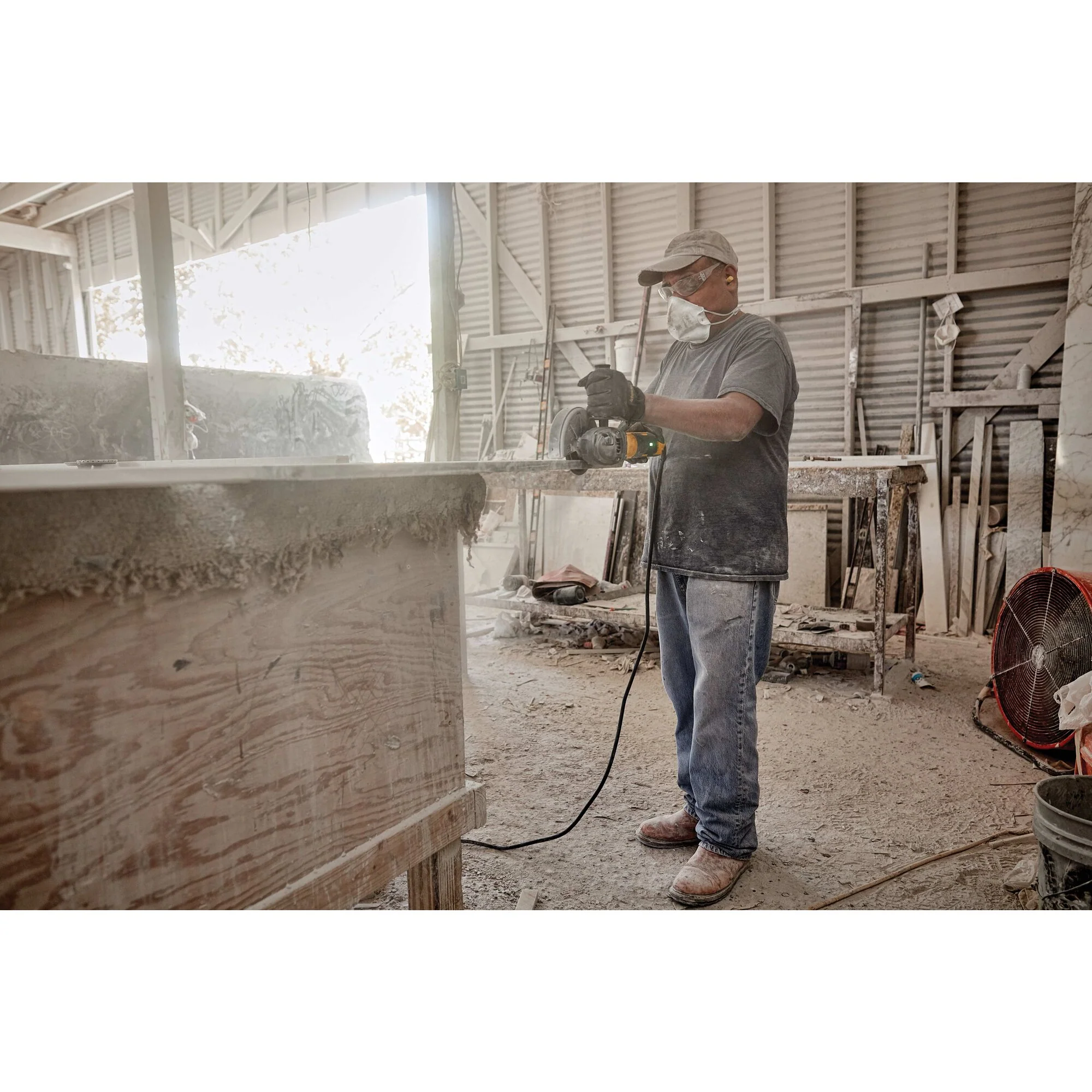 DeWalt 5" Brushless Slide Switch Angle Grinder w/ KICKBACK BREAK™ & Pipeline Cover - Image 8