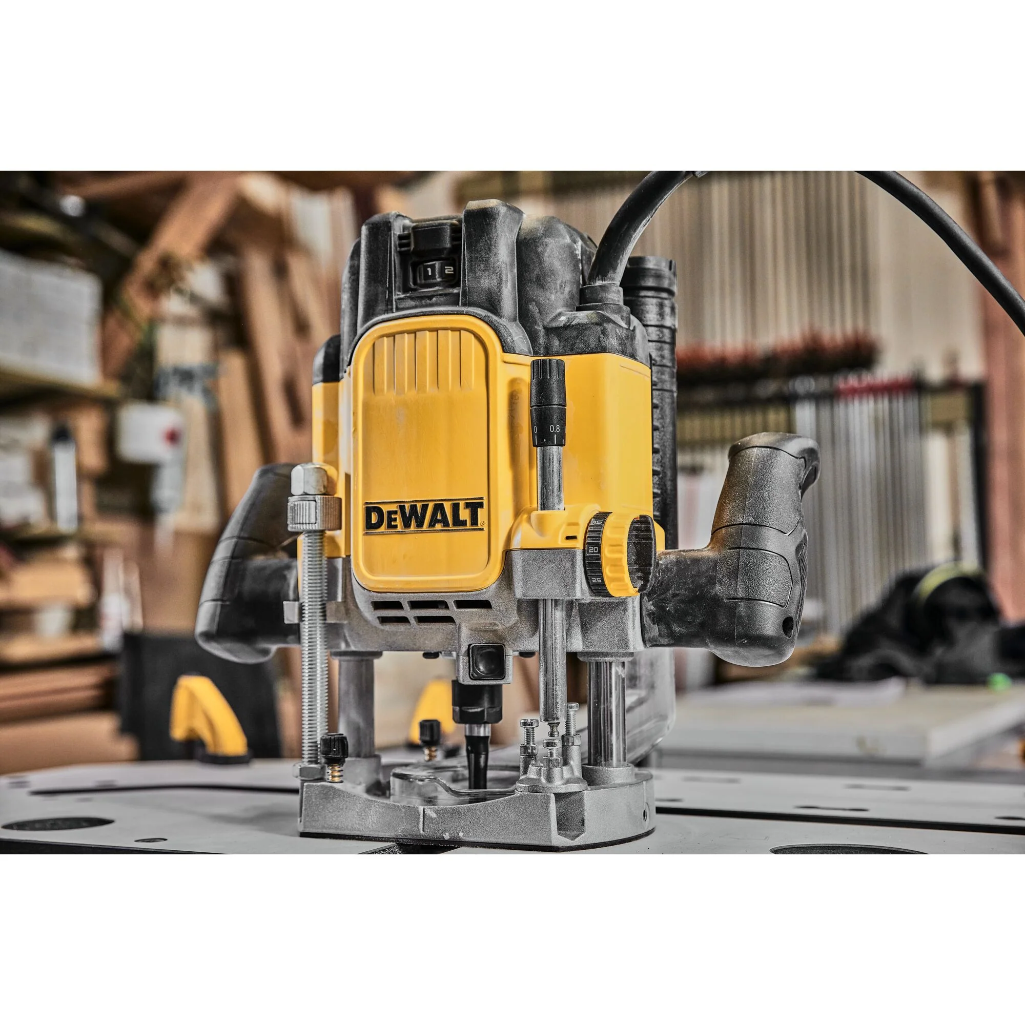 DeWalt 3 HP Electronic Variable Speed Plunge Router - Image 11