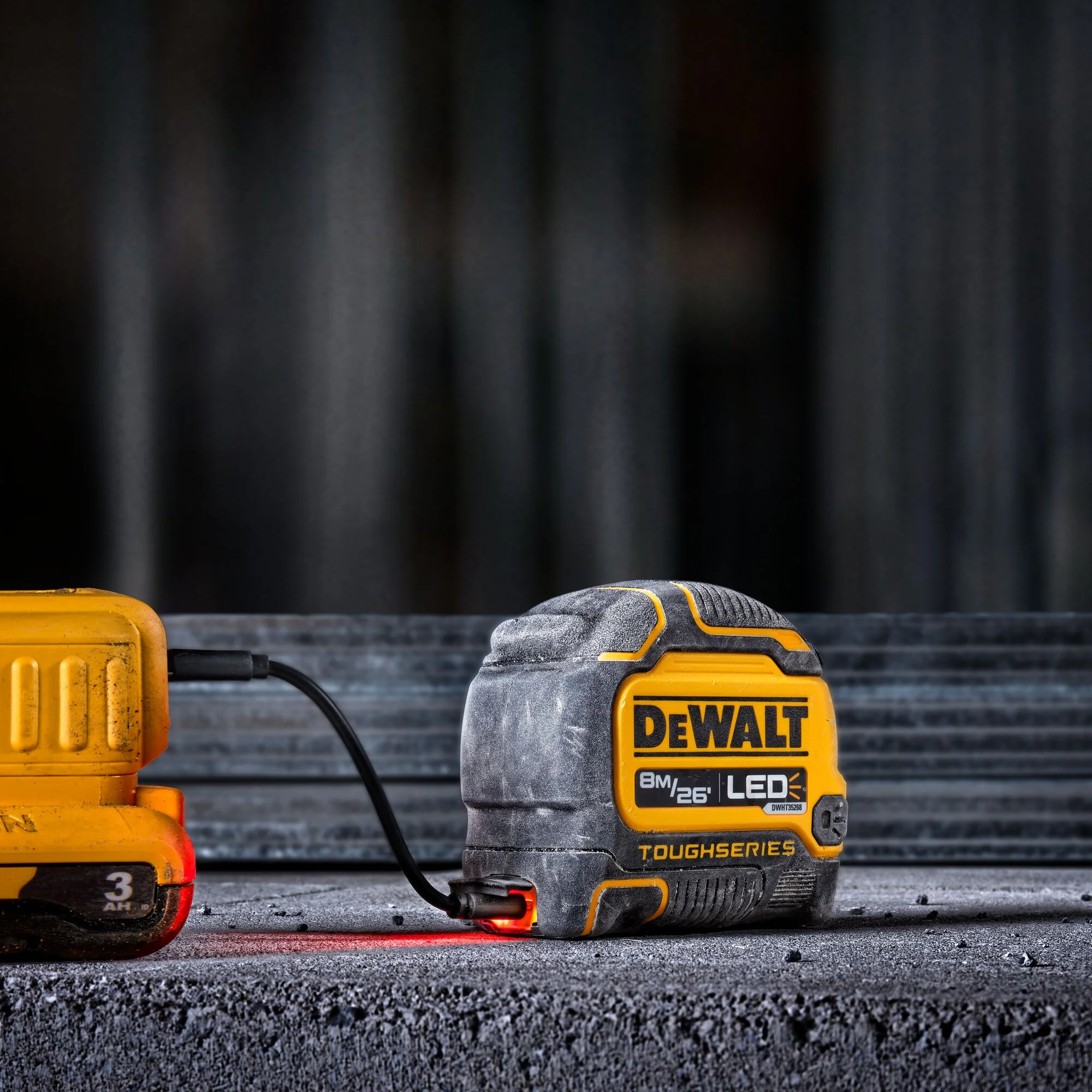 DeWalt TOUGHSERIES™ 8m/26ft Tape Measure w/ LED Light - Image 7