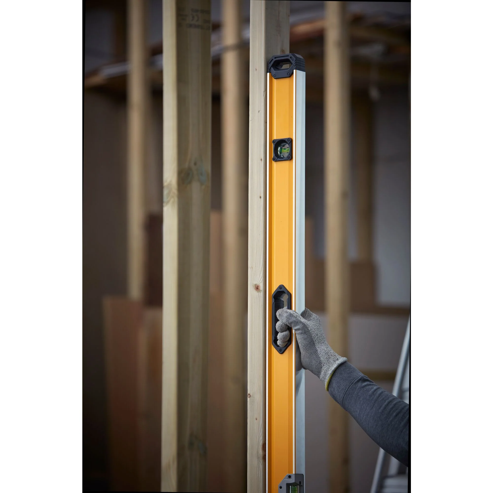 DeWalt 72" Magnetic Box Beam Level - Image 3