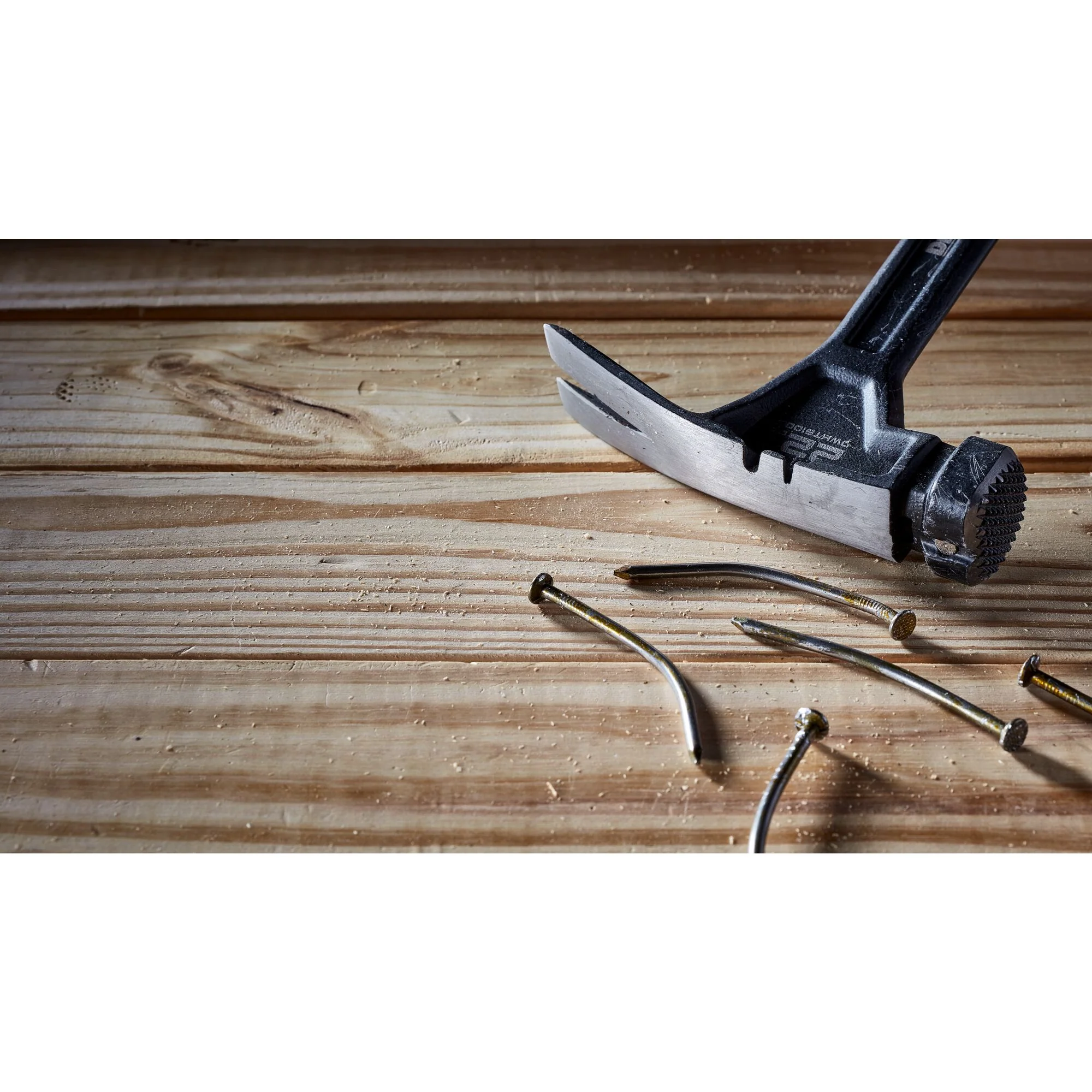 DeWalt 22 oz. Steel Framing Hammer - Image 4
