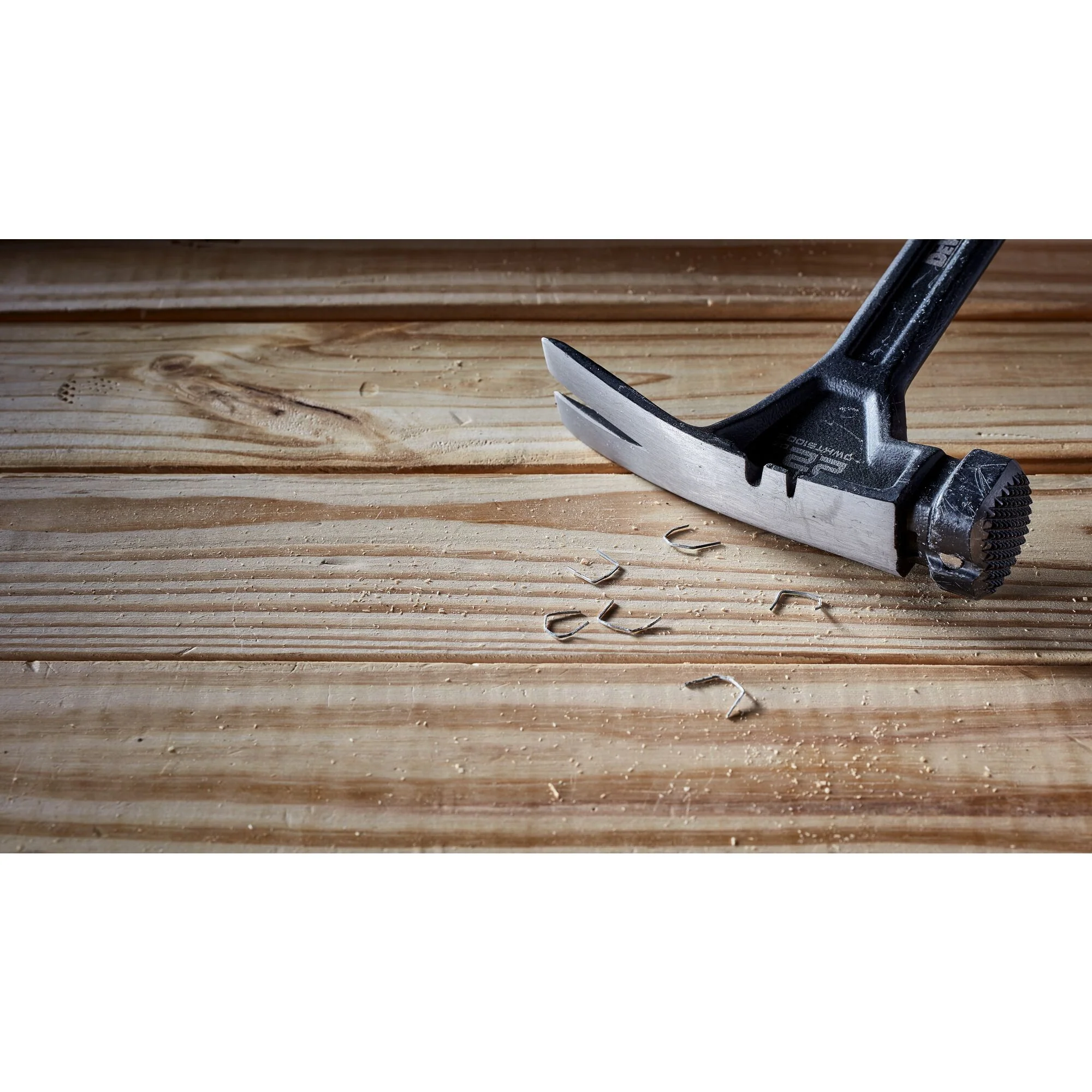 DeWalt 22 oz. Steel Framing Hammer - Image 5