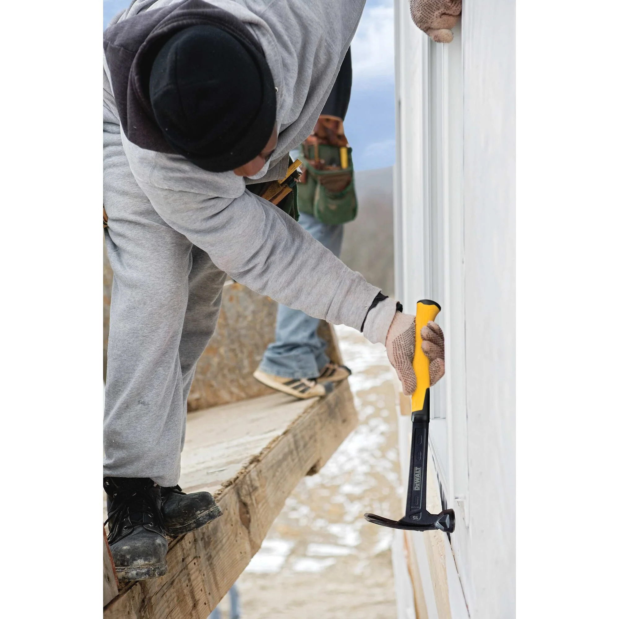 DeWalt TOUGHSERIES™ 14 oz. Mig Weld Hammer - Image 5