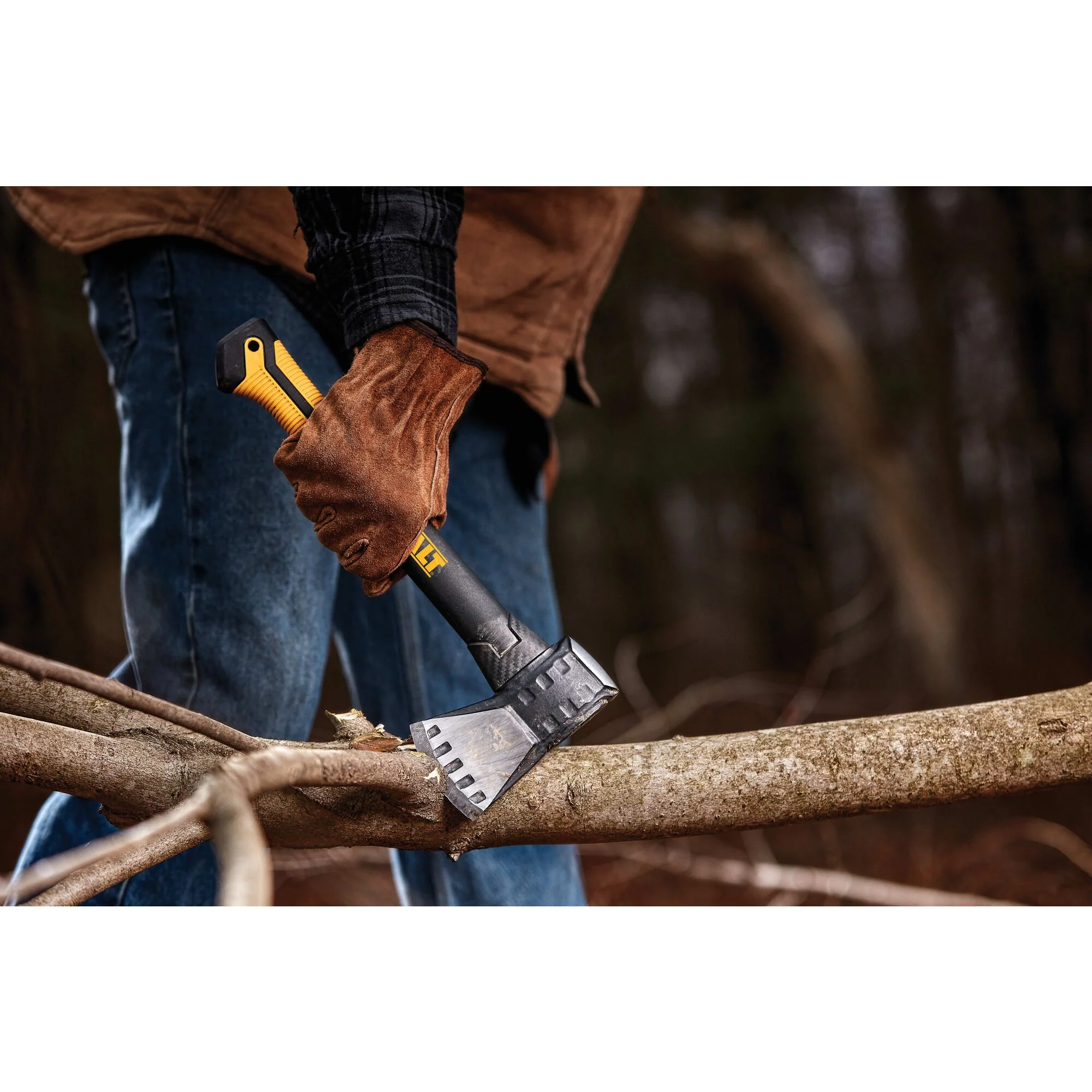 DeWalt 20 oz. Fibreglass Hatchet - Image 5