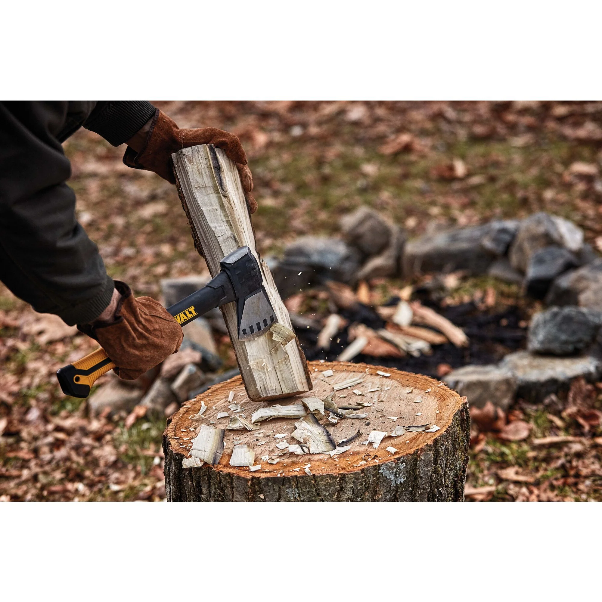 DeWalt 20 oz. Fibreglass Hatchet - Image 6
