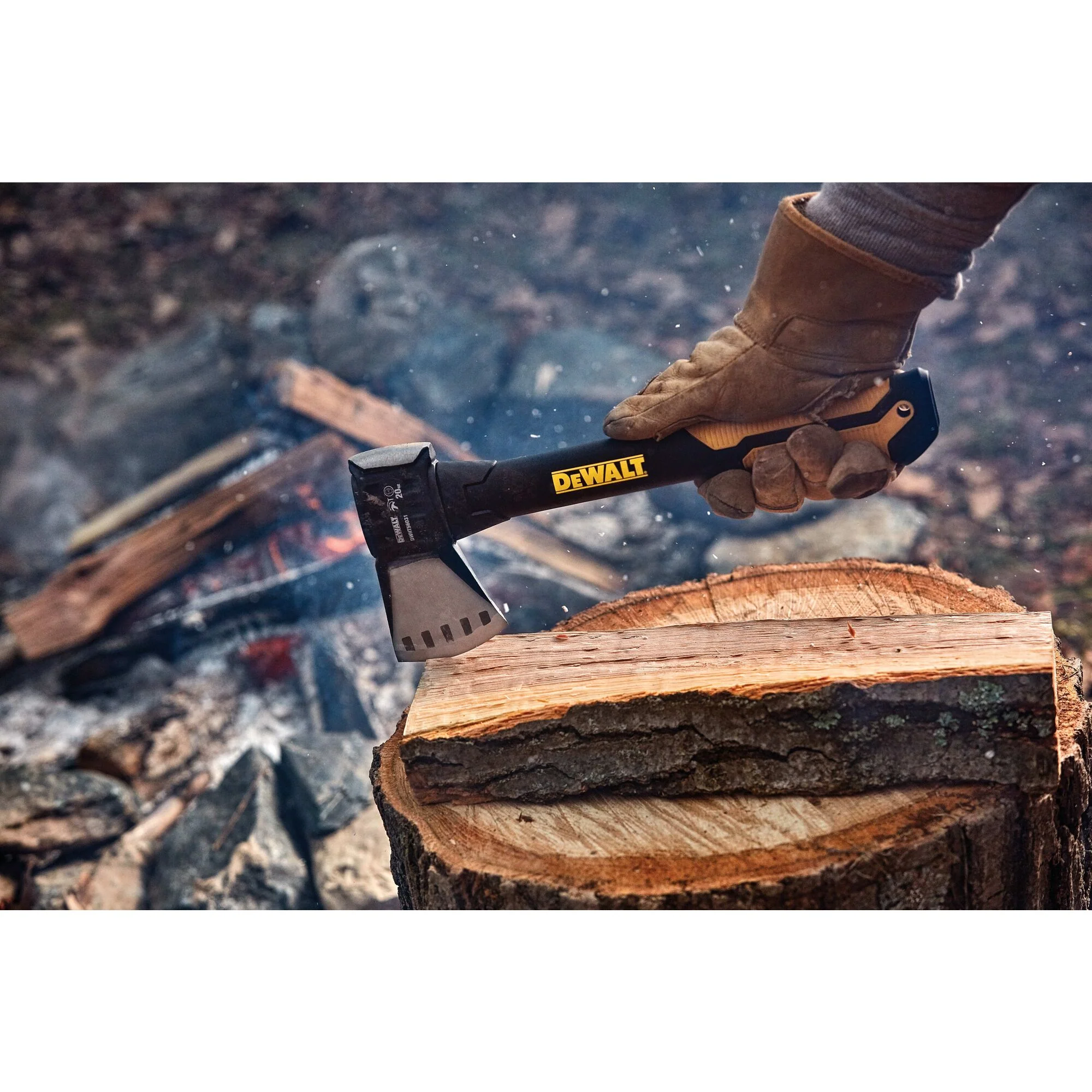 DeWalt 20 oz. Fibreglass Hatchet - Image 8
