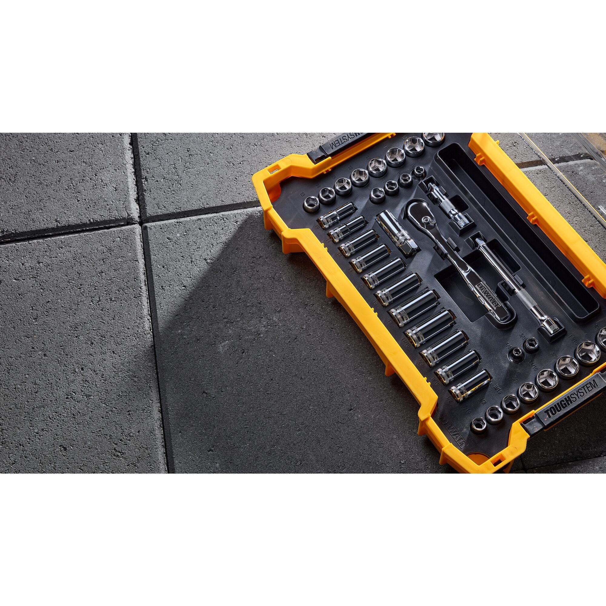 DeWalt 37 pc. 3/8" Drive Socket Set w/ TOUGHSYSTEM® Tray & Lid - Image 4