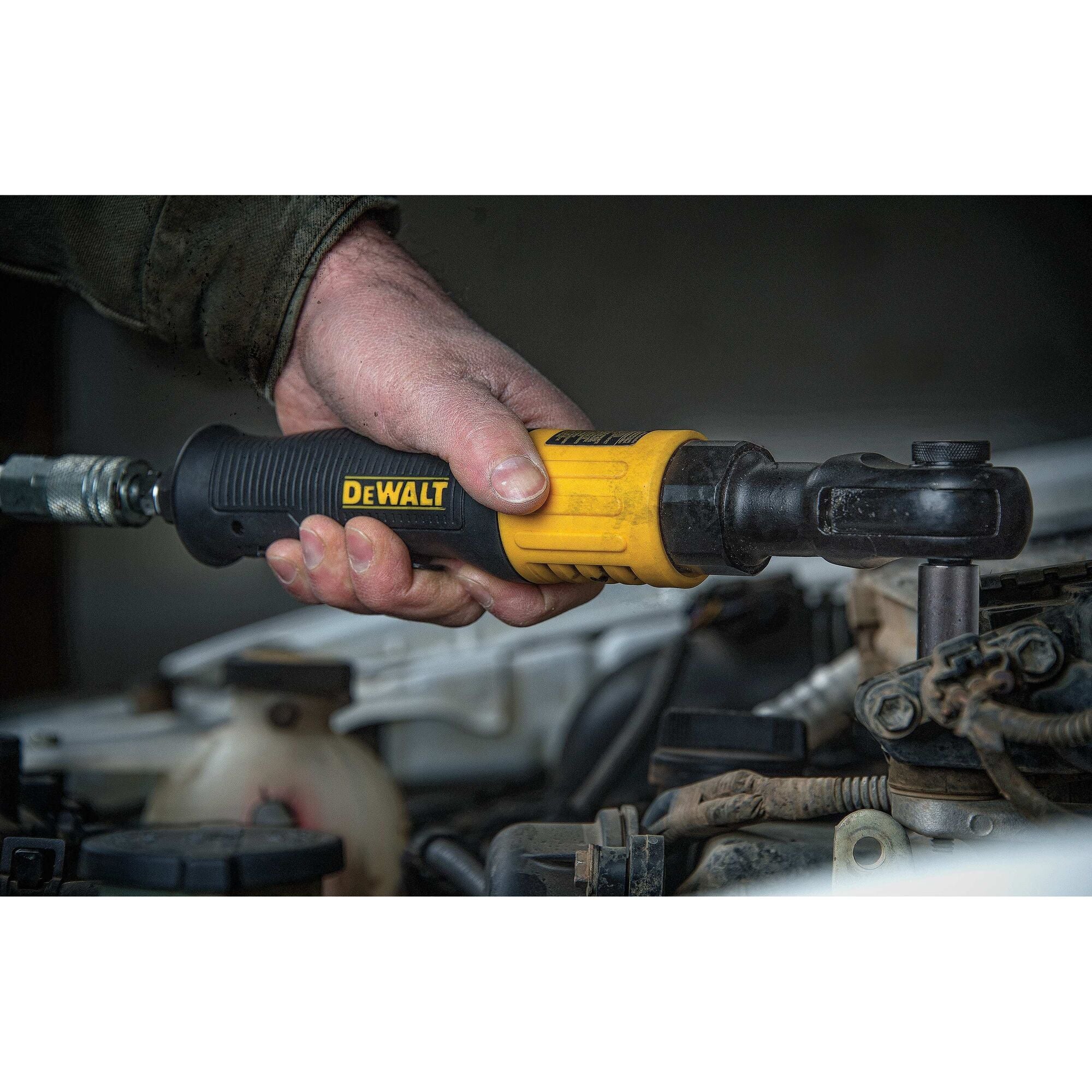 DeWalt 3/8" Drive Air Ratchet - Image 3