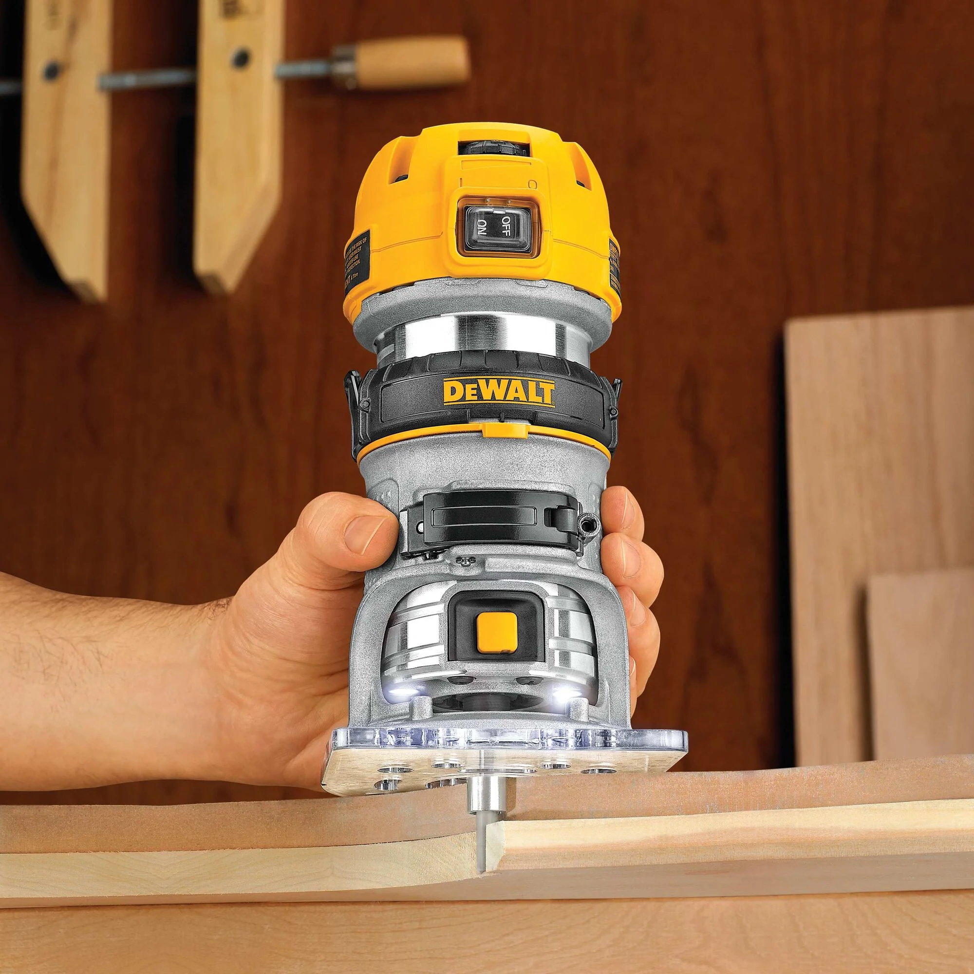 DeWalt 1-1/4 HP MAX Torque Variable Speed Compact Router - Image 11