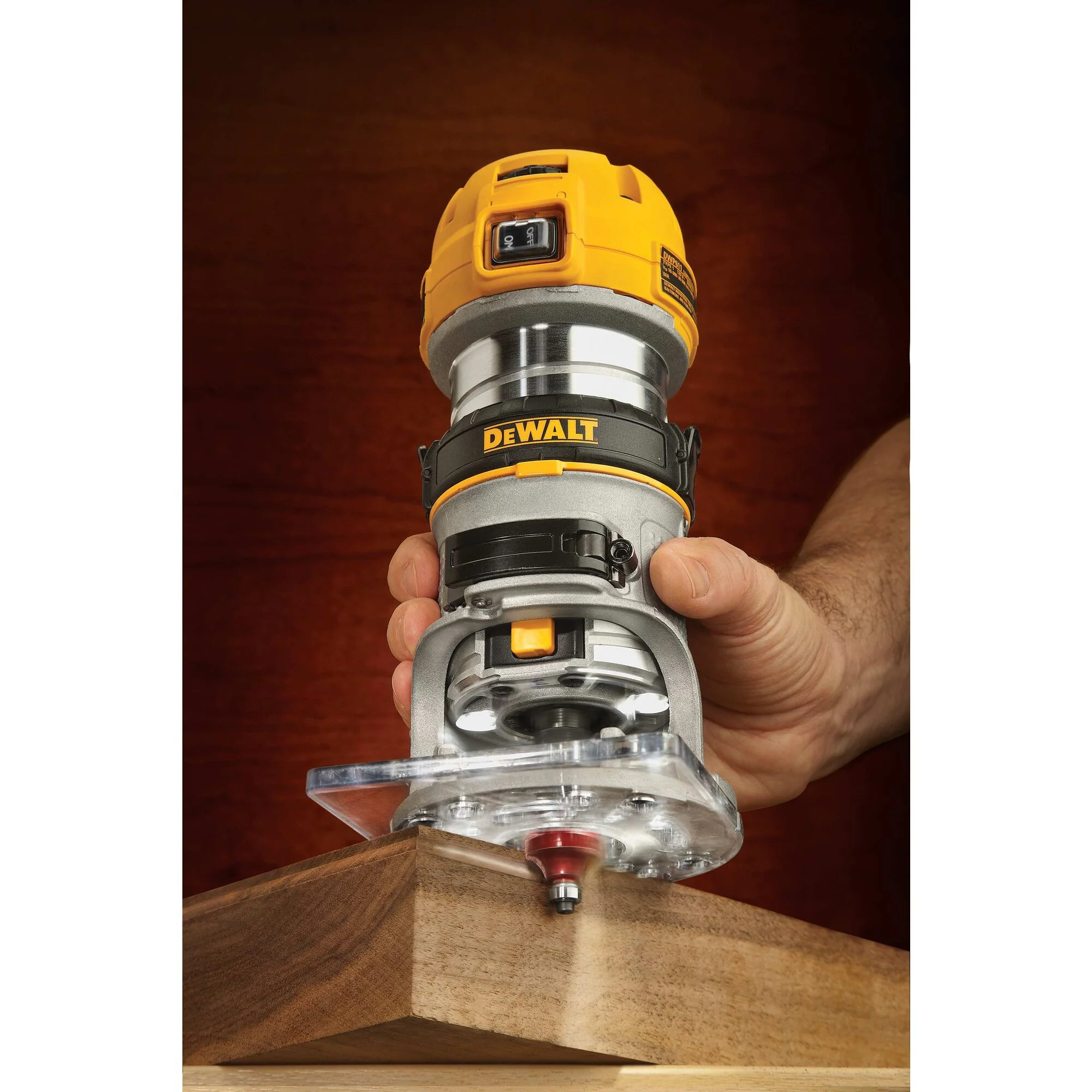 DeWalt 1-1/4 HP MAX Torque Variable Speed Compact Router - Image 4