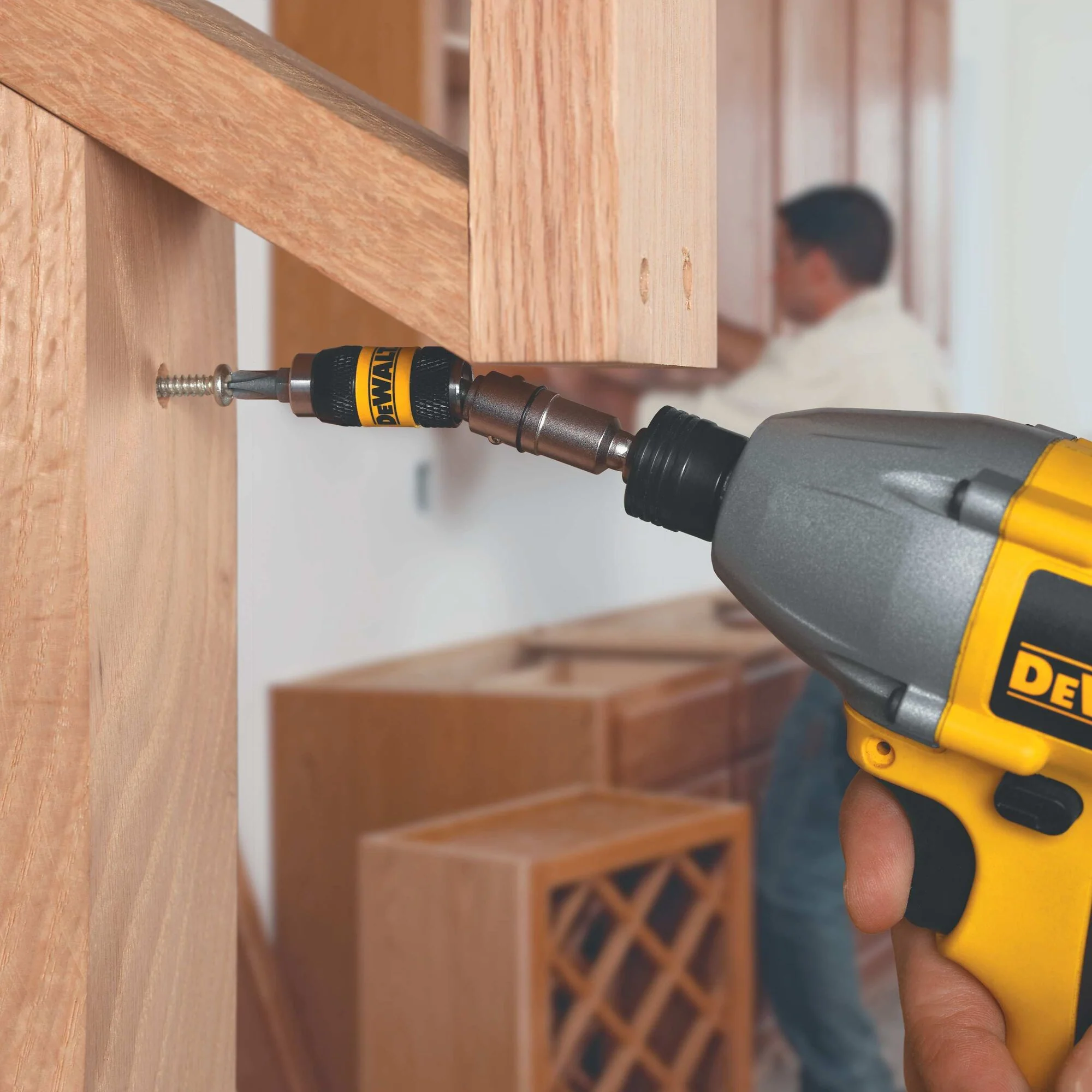 DeWalt IMPACT READY® Magnetic Pivot Holder - Image 7