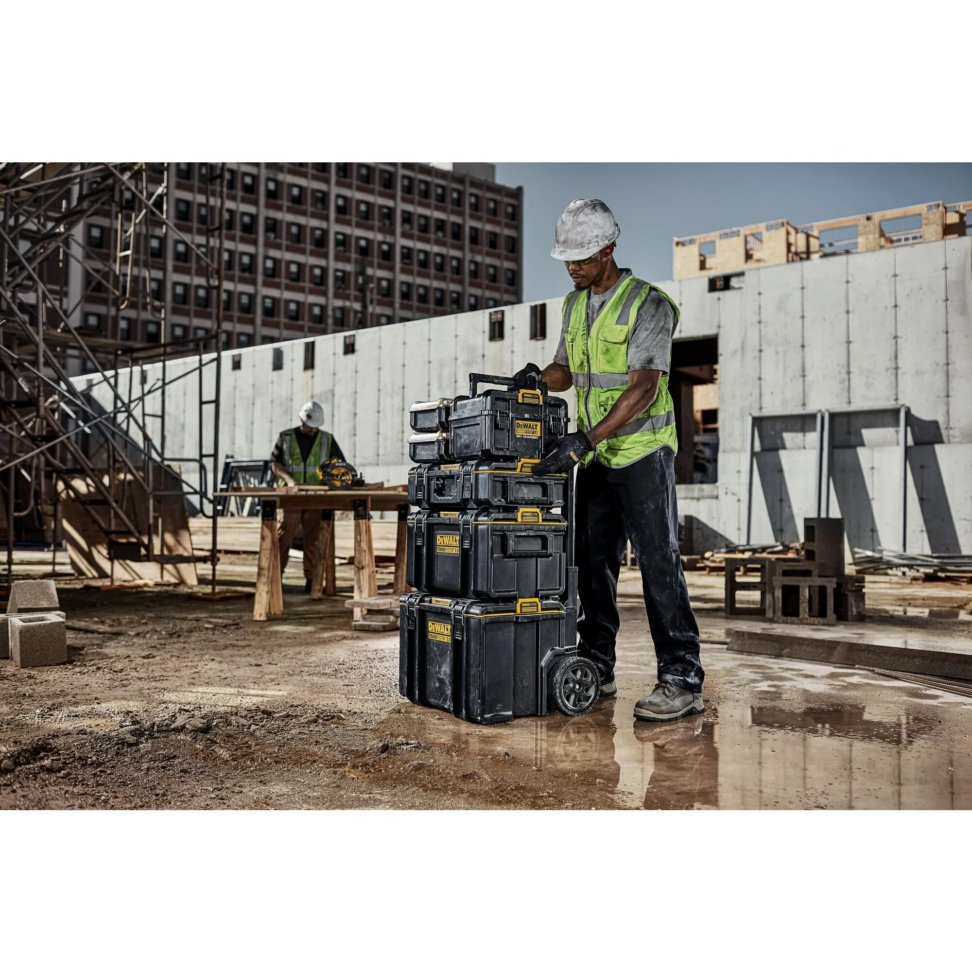 DeWalt 20V MAX TOUGHSYSTEM 2.0 Dual Port Battery Charger - Image 7