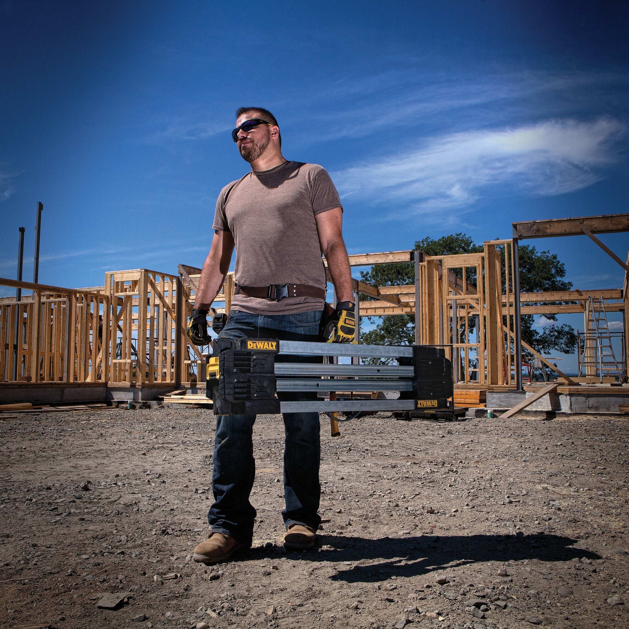 DeWalt Metal Folding Sawhorse - Image 6