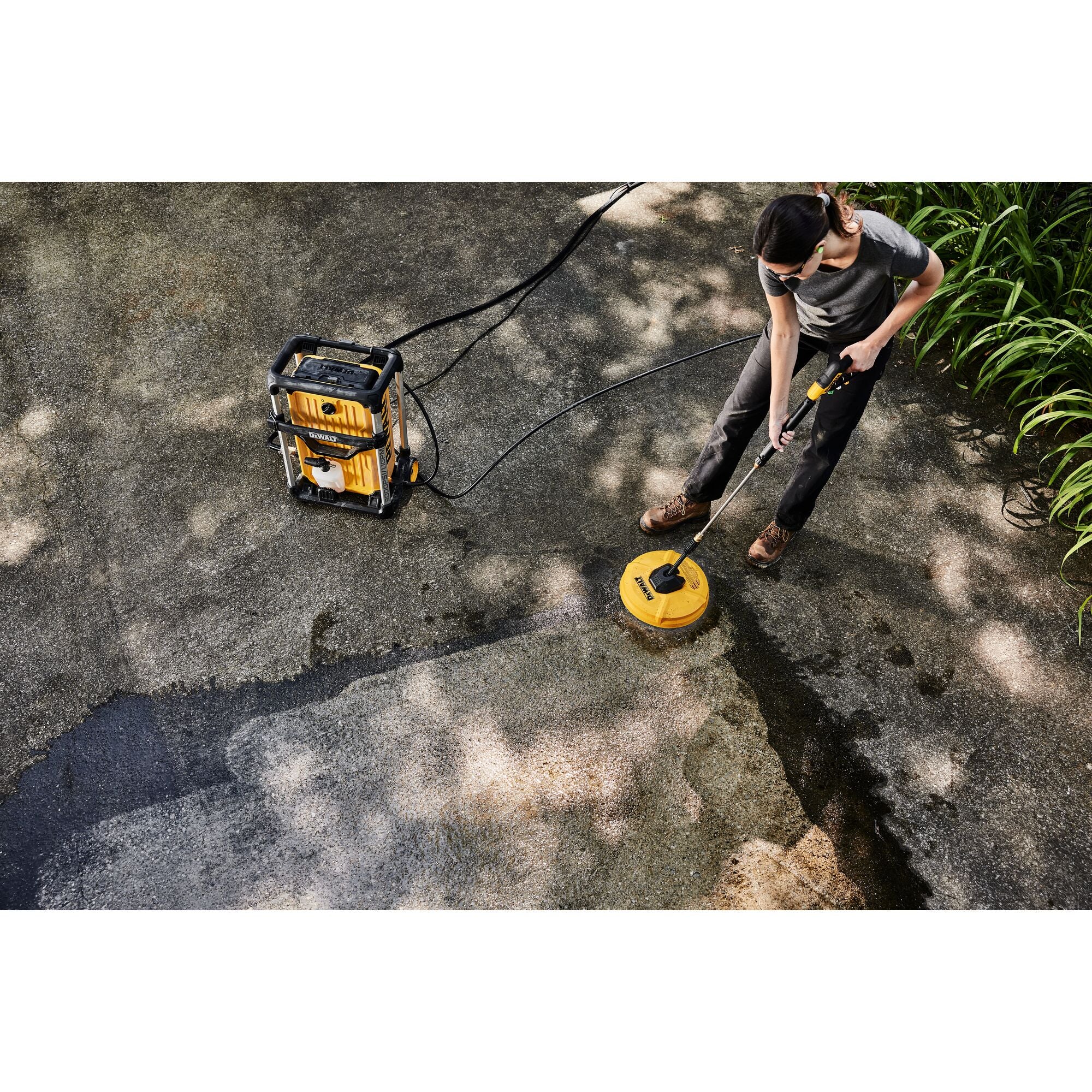 DeWalt 12" Surface Cleaner Pressure Washer Accessory - Image 2