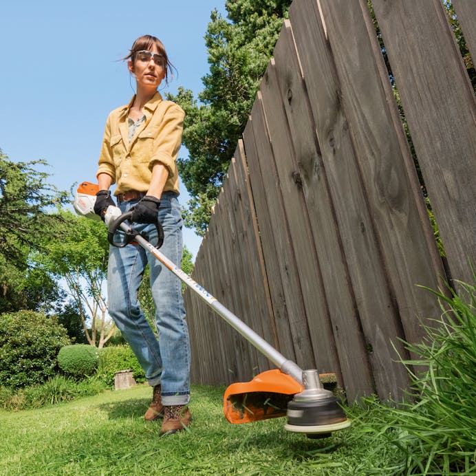 STIHL FSA 80R Cordless Battery Grass Trimmer Kit - Image 4