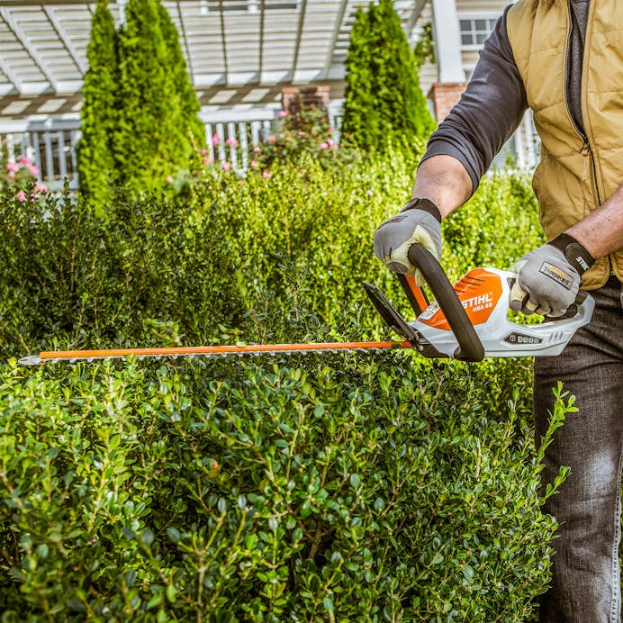 STIHL HSA 40 Cordless Battery Hedge Trimmer Kit - Image 6