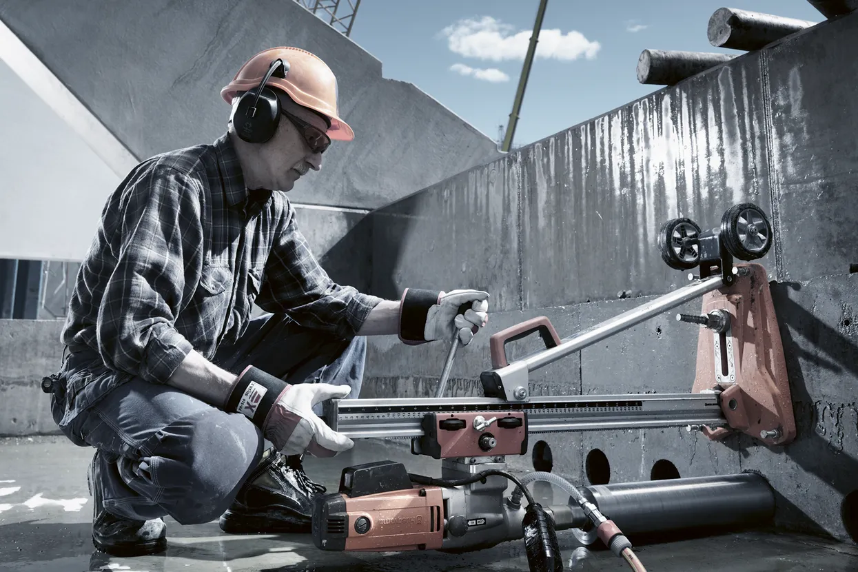 Husqvarna DMS 240 Core Drill w/ Vacuum Pump - Image 5