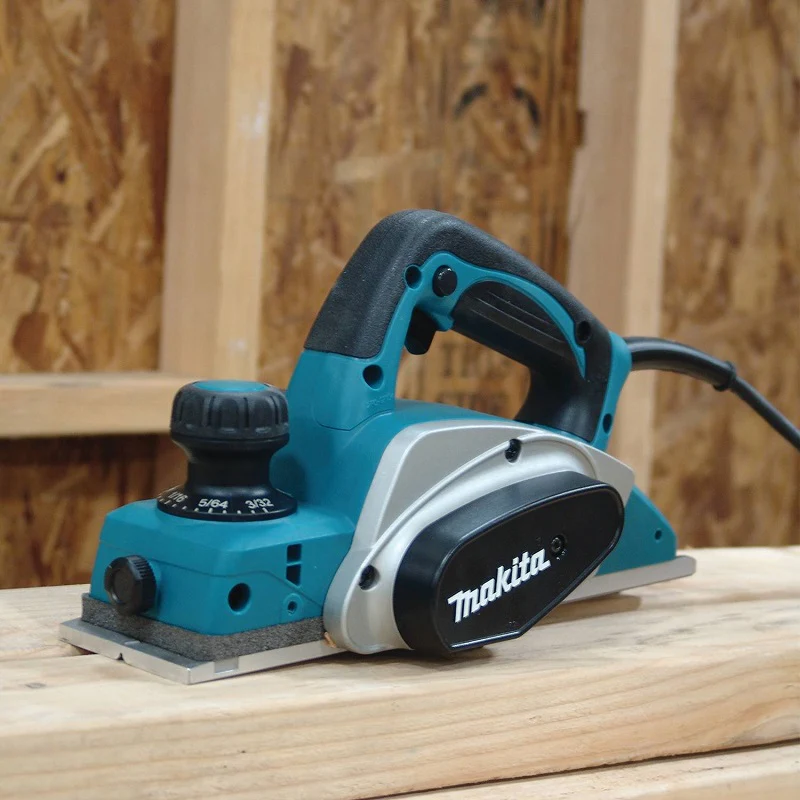 Makita 3-1/4" Planer w/ Case & Blades - Image 4
