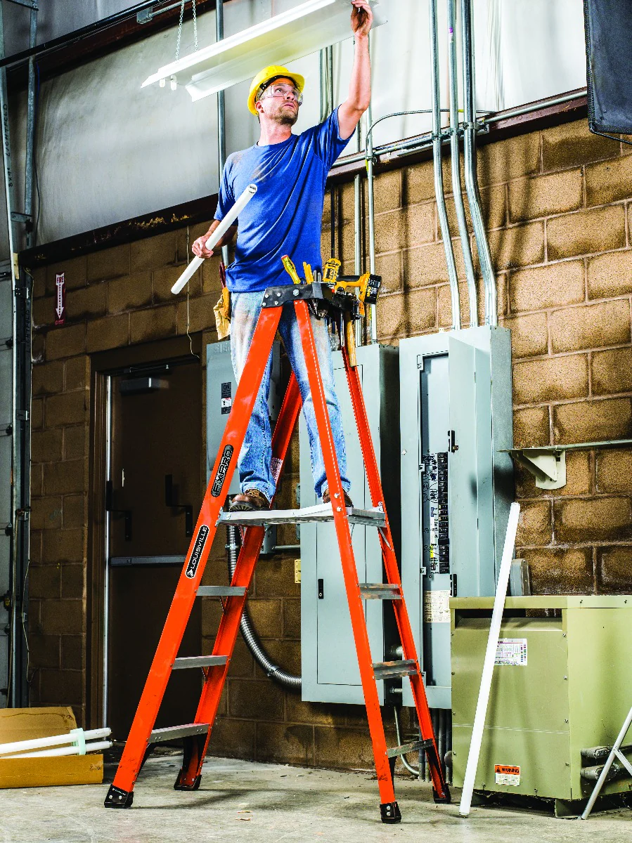 Louisville Fiberglass Step Platform Ladder (Type 1AA) - Image 4
