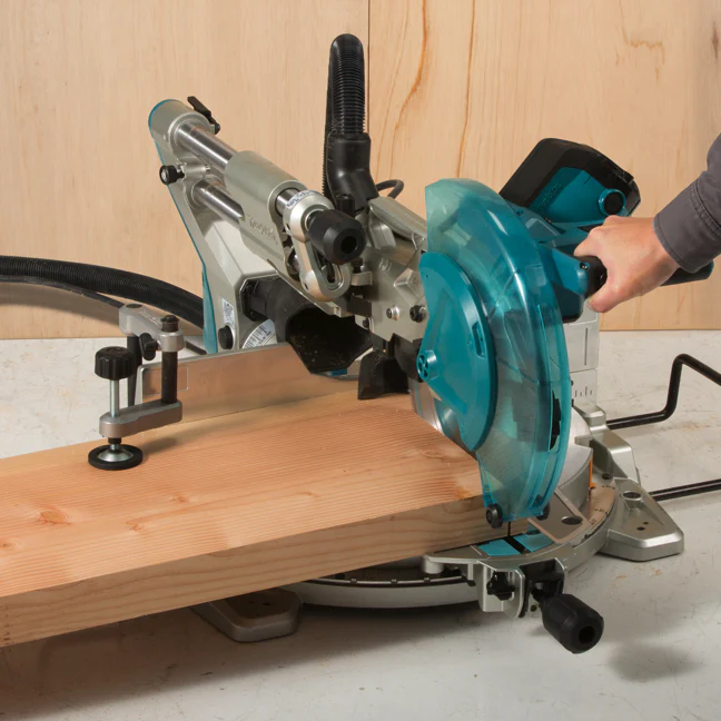 Makita 10" Sliding Compound Mitre Saw w/Laser - Image 4