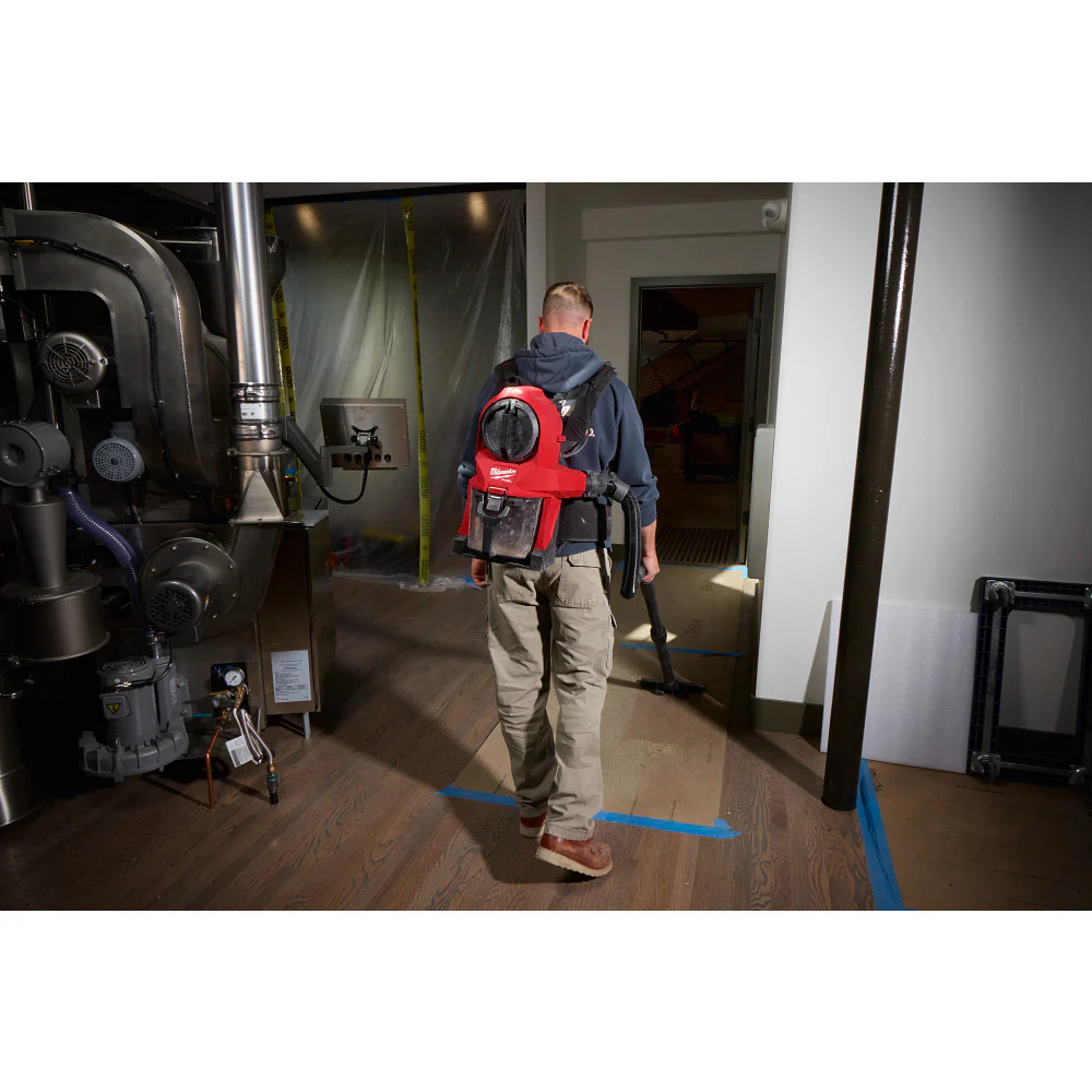 Milwaukee M18 FUEL 3-in-1 Backpack Vacuum - Image 11