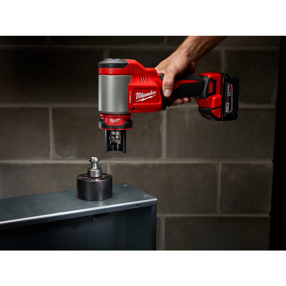 Milwaukee M18 FORCE LOGIC 10 Ton Knockout Tool 1/2" to 2" - Image 10