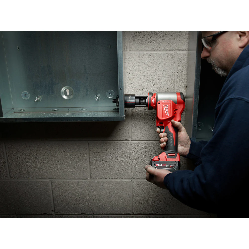 Milwaukee M18 FORCE LOGIC 10 Ton Knockout Tool 1/2" to 2" - Image 8