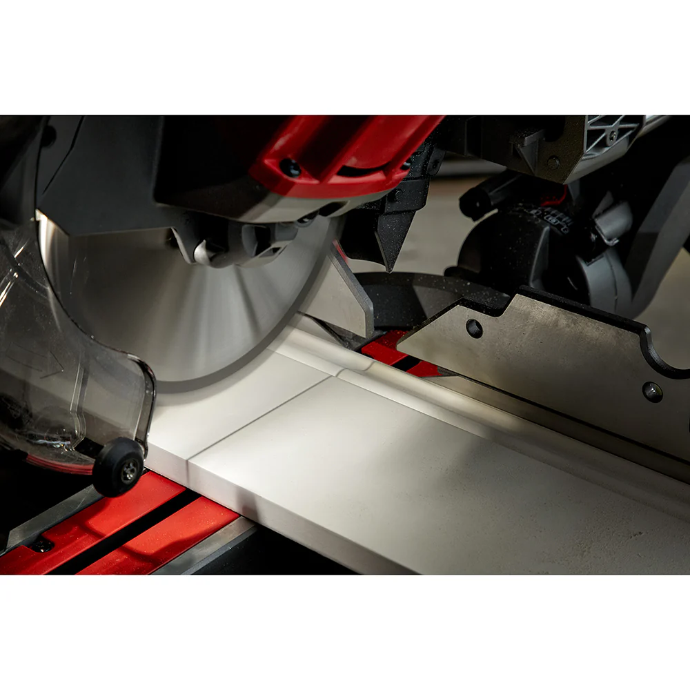 Milwaukee M18 FUEL 7-1/4" Dual Bevel Sliding Compound Miter Saw Kit - Image 9