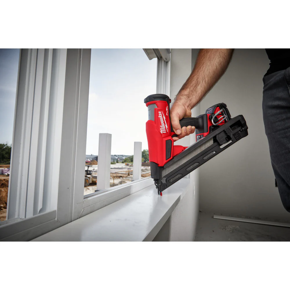Milwaukee M18 FUEL™ 15 Gauge Finish Nailer Kit - Image 24