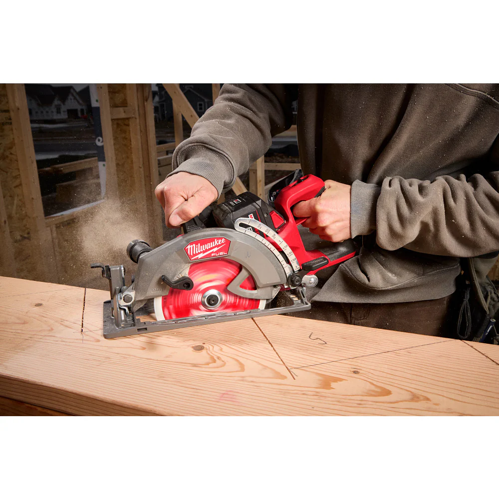 Milwaukee M18 FUEL 7-1/4" Rear Handle Circular Saw Kit - Image 10