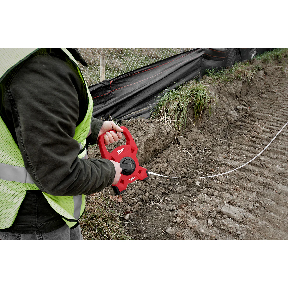 Milwaukee 100ft Fiberglass Open Reel Long Tape Measure - Image 5