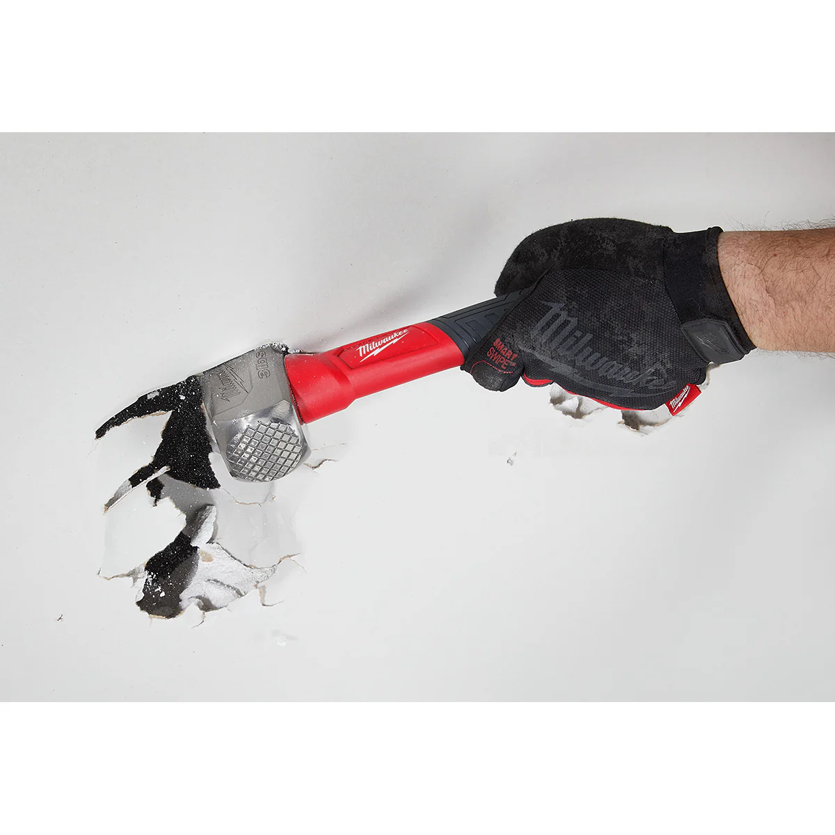 Milwaukee 3 lbs Fiberglass Drilling Hammer - Image 9