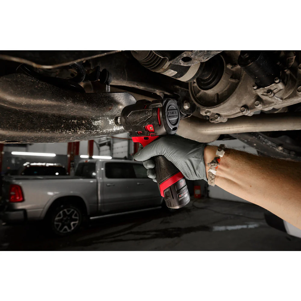 Milwaukee M12 FUEL 1/4" & 3/8" Subcompact Impact Wrench - Image 4