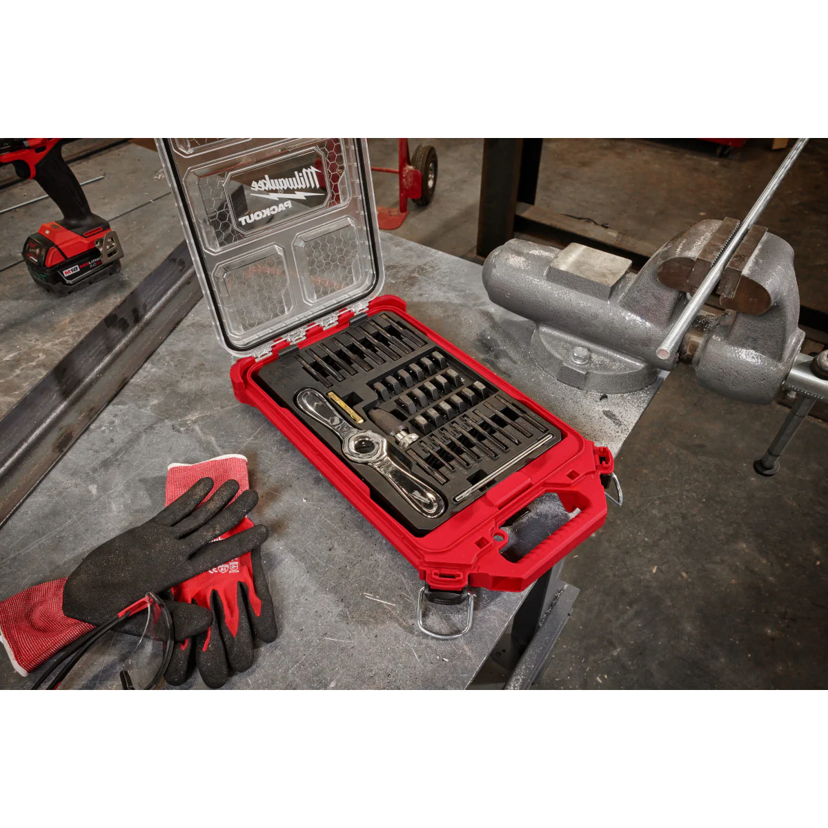 Milwaukee 38 pc. Metric Tap & Die PACKOUT Set w/ HEX-LOK 2-in-1 Handle - Image 8