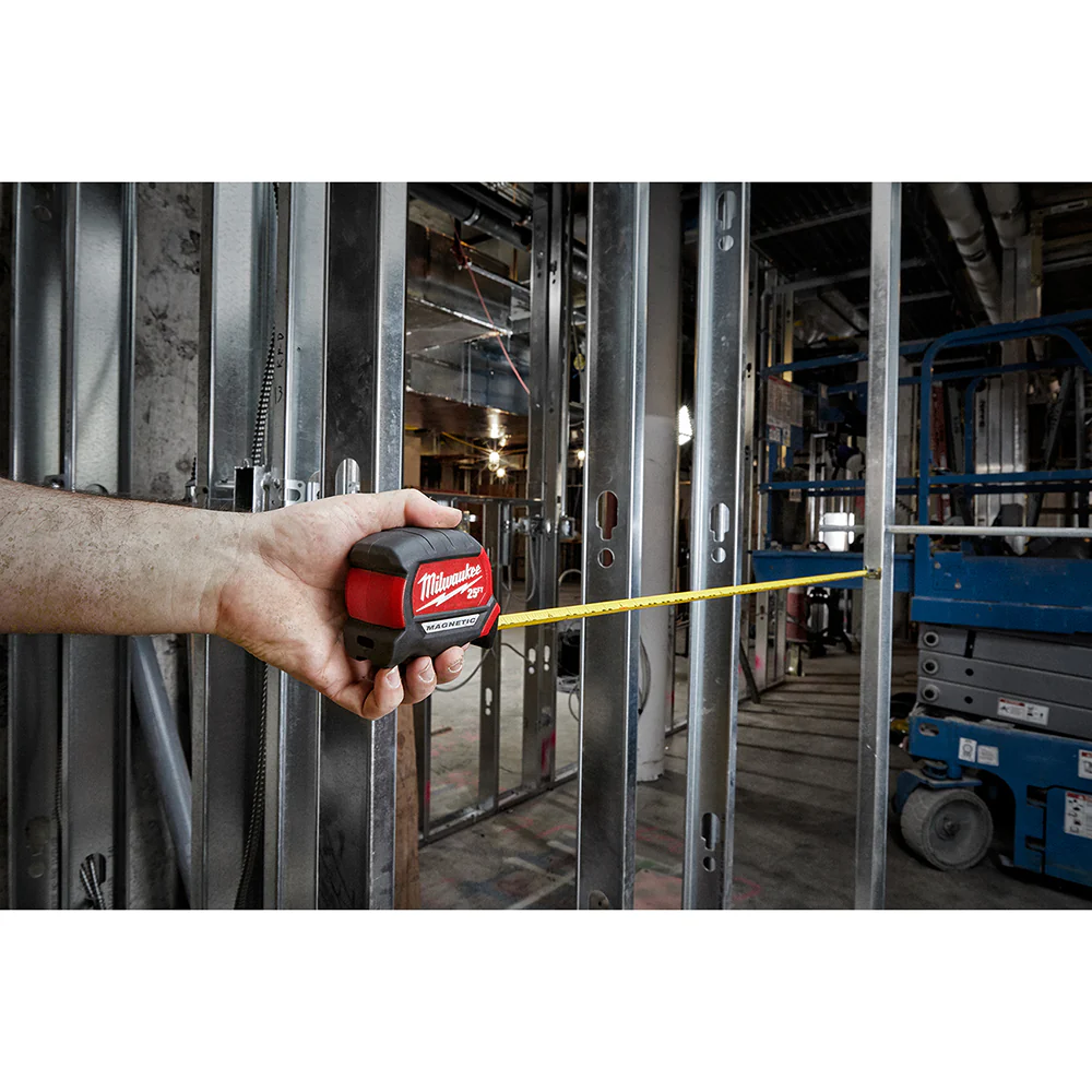 Milwaukee 2-Pack 26ft/8m Compact Magnetic Wide Blade Tape Measure - Image 7