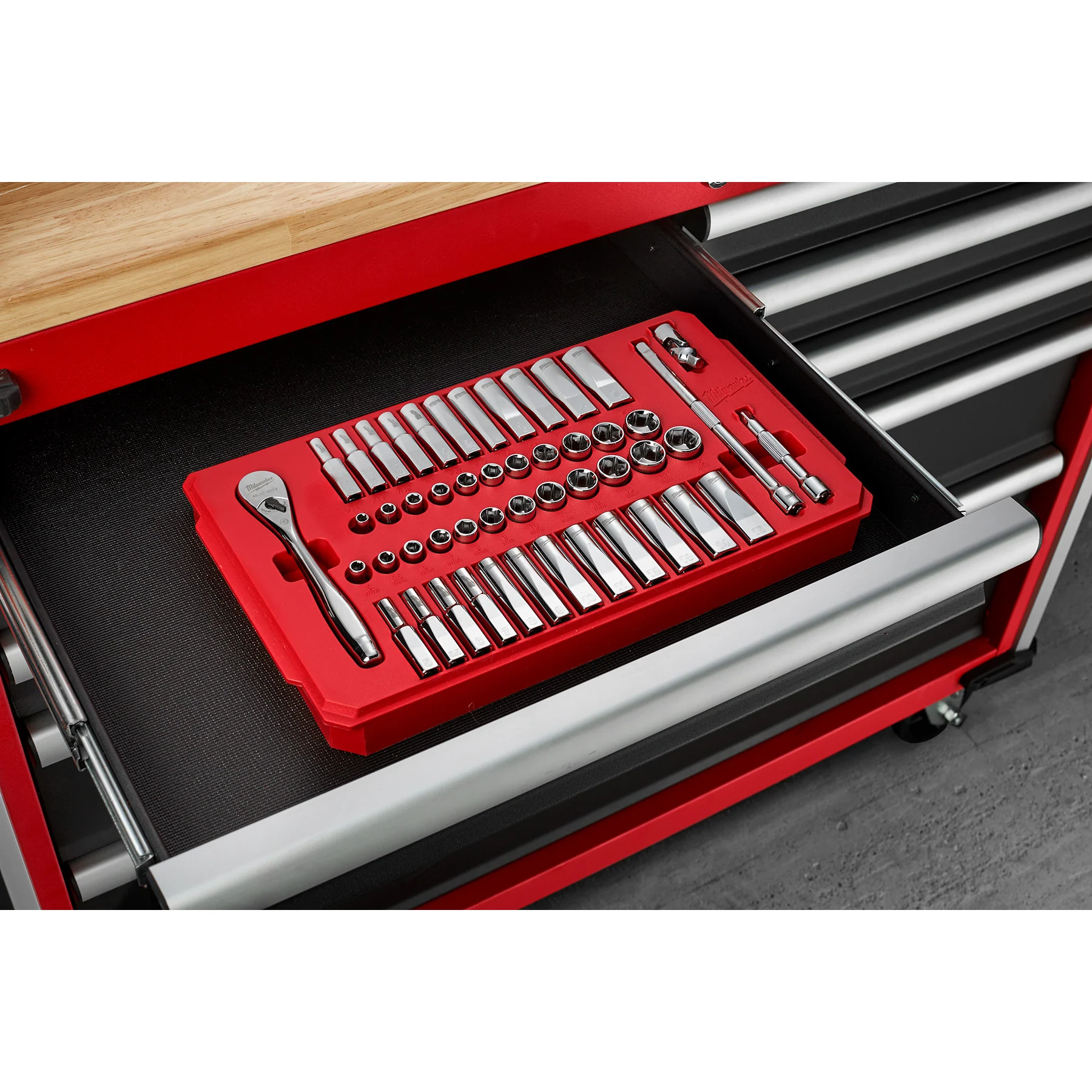 Milwaukee 50 pc. 1/4" Drive Ratchet & Socket Set - Metric & SAE - Image 10