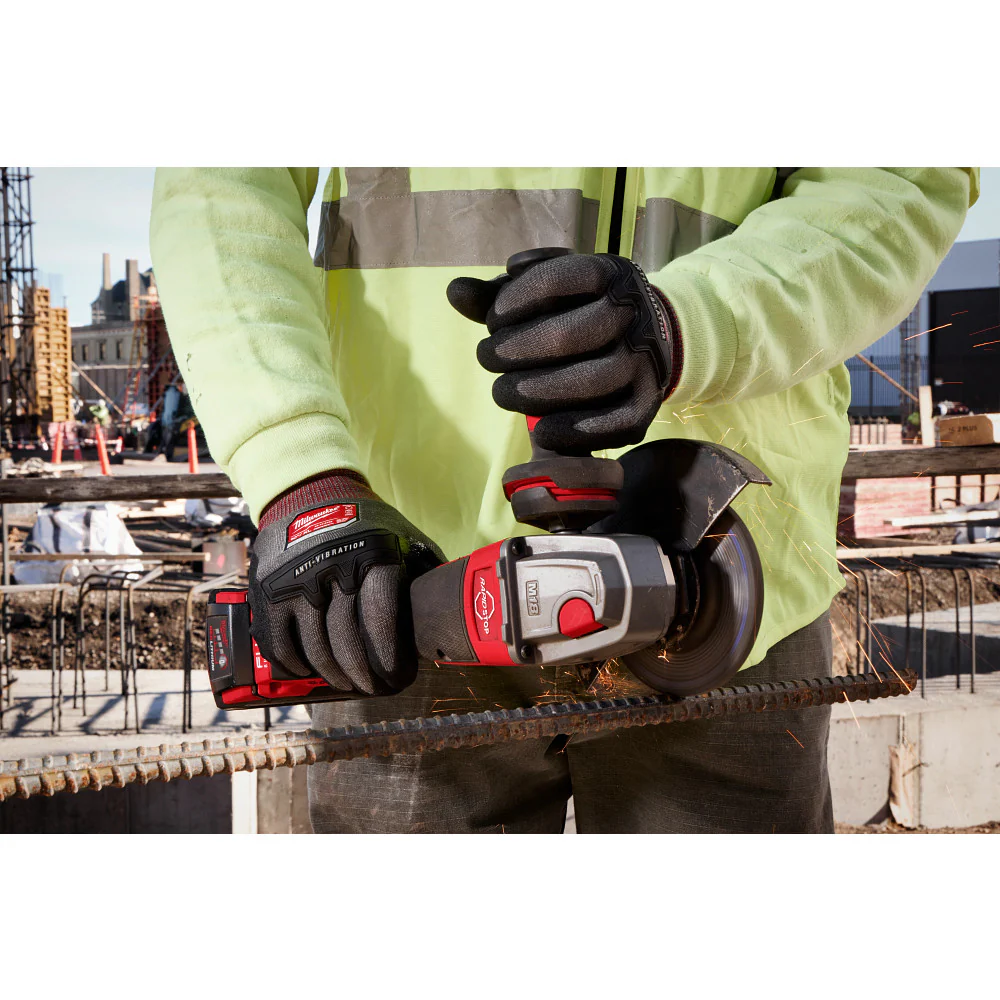 Milwaukee Anti-Vibration A4 Nitrile Dipped Gloves - Image 15