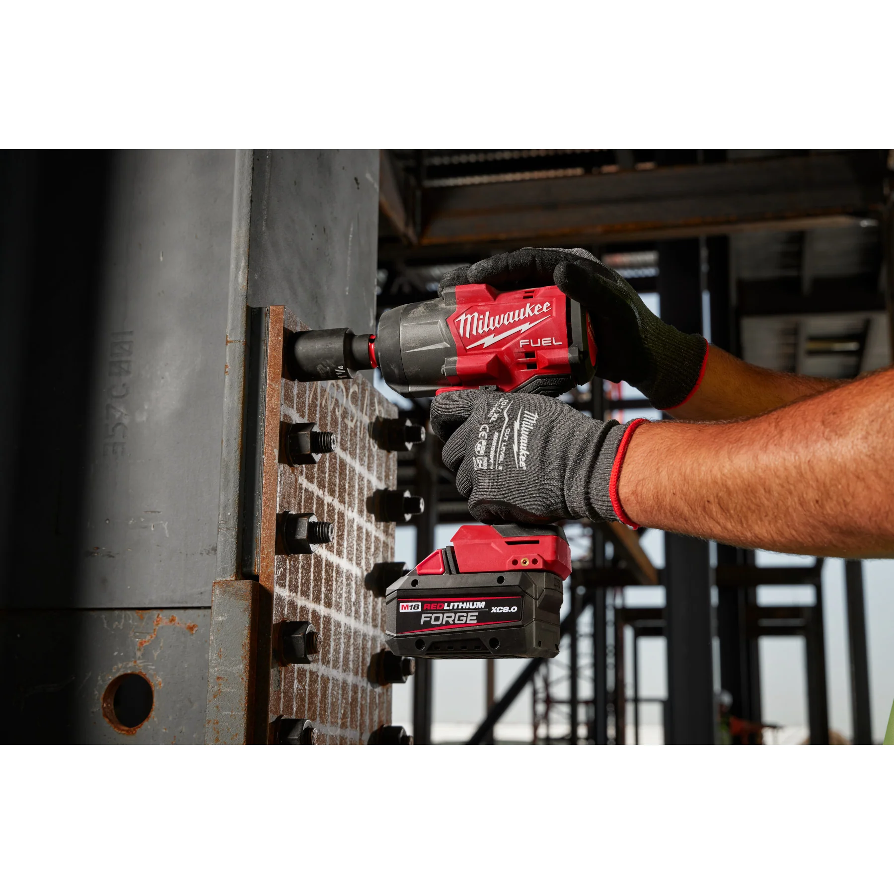 Milwaukee M18 FUEL™ 1/2" High Torque Impact Wrench w/ Friction Ring REDLITHIUM™ FORGE™ Kit - Image 11