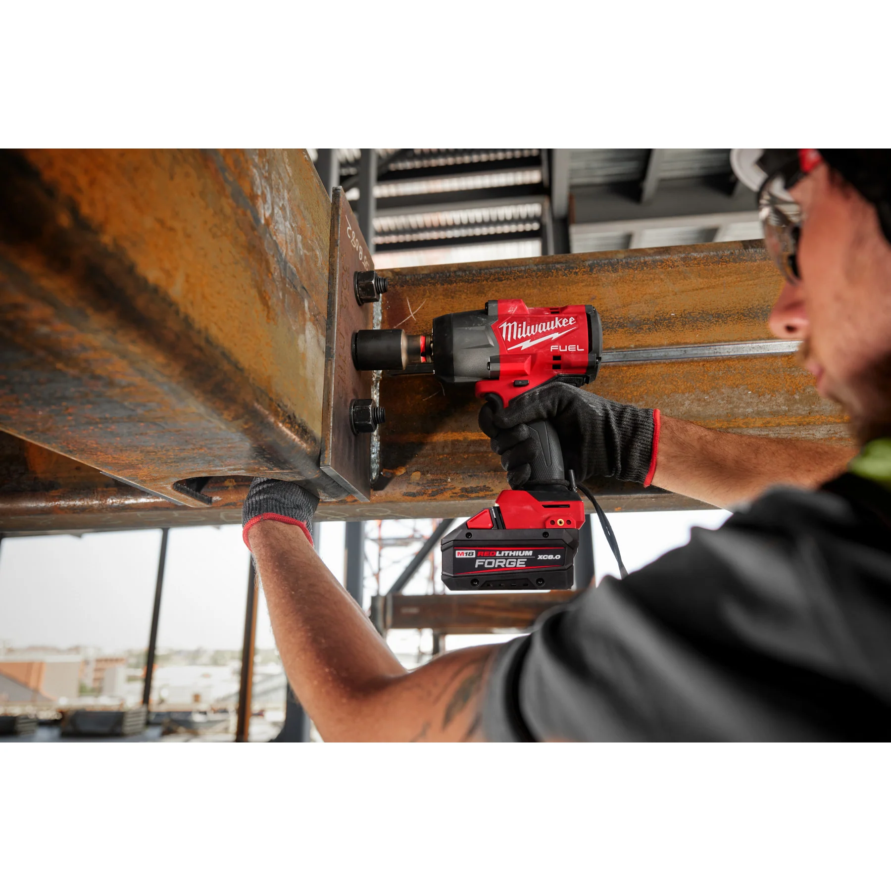 Milwaukee M18 FUEL™ 1/2" High Torque Impact Wrench w/ Friction Ring REDLITHIUM™ FORGE™ Kit - Image 12